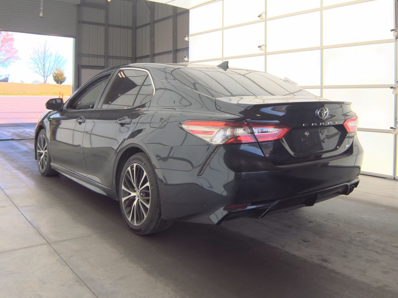 2019 Toyota Camry SE FWD