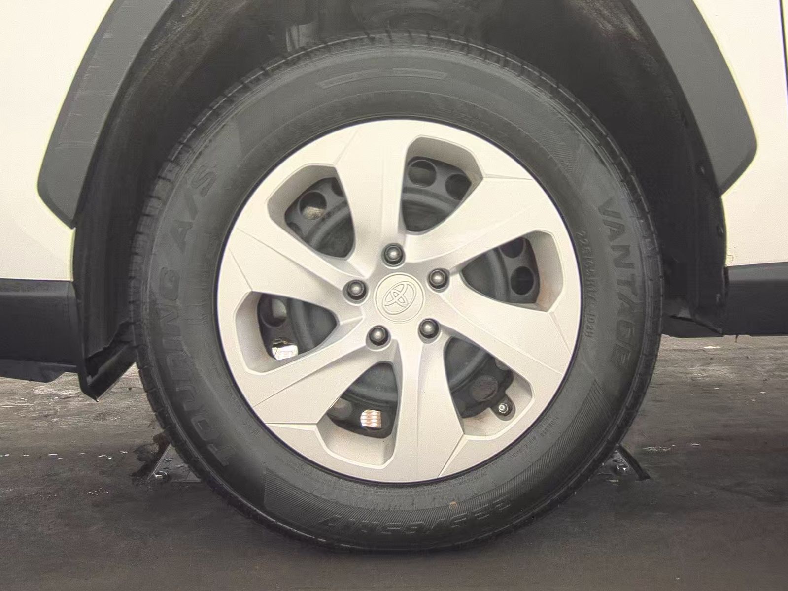 2024 Toyota RAV4 LE AWD