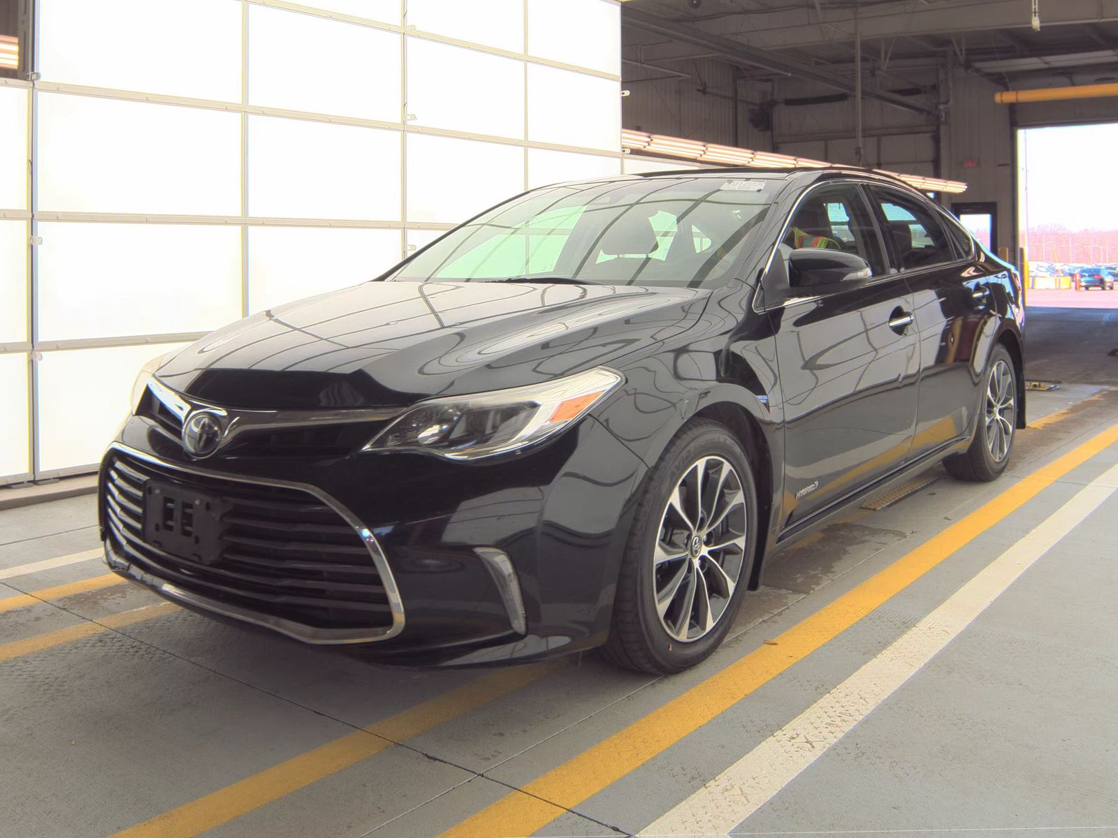 2017 Toyota Avalon Hybrid Limited FWD