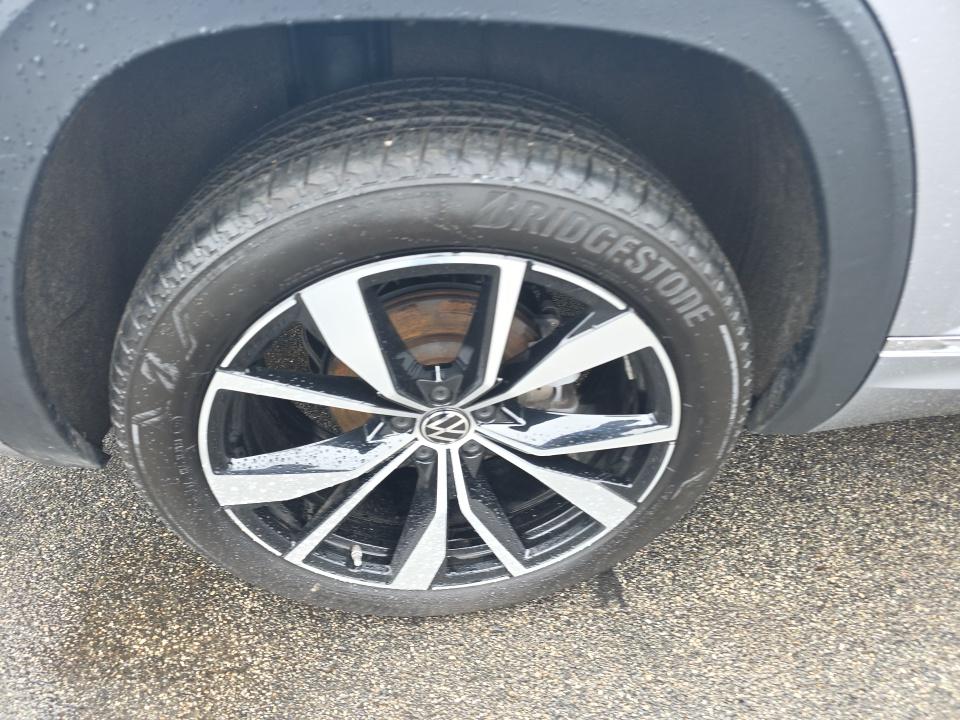 2024 Volkswagen Atlas 2.0T SEL Premium R-Line AWD