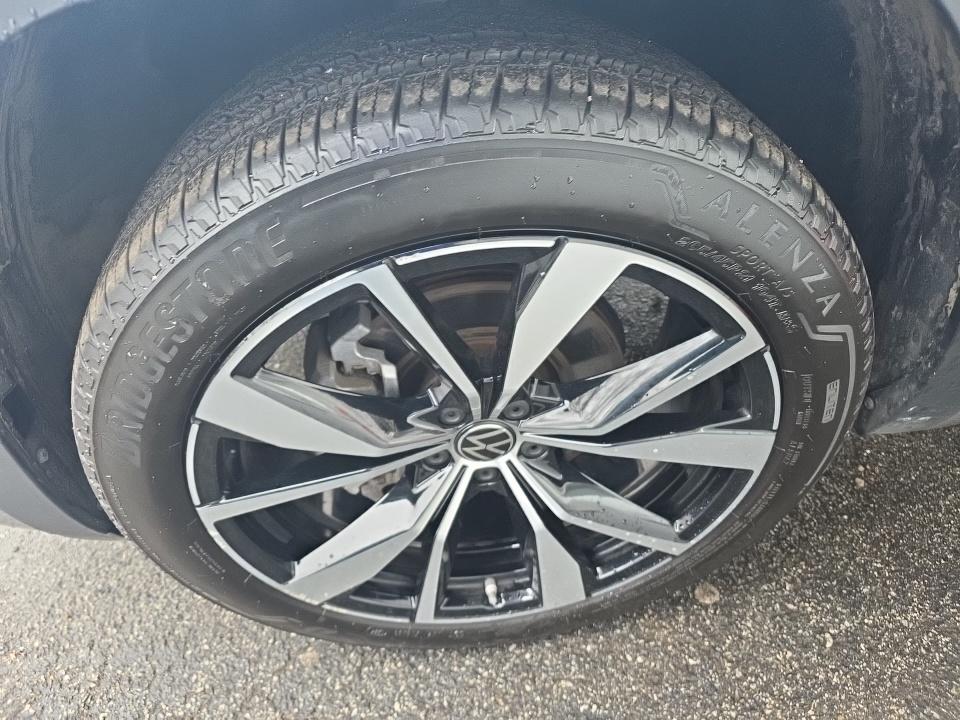 2024 Volkswagen Atlas 2.0T SEL Premium R-Line AWD