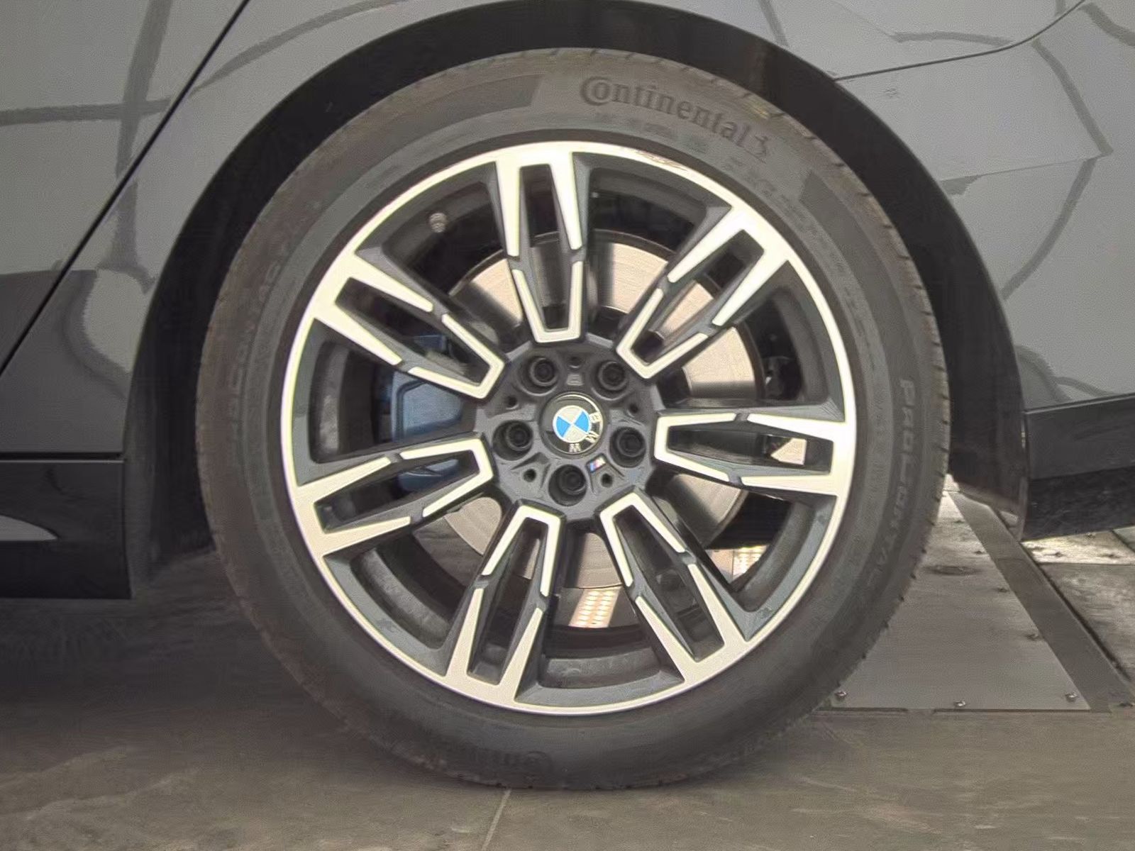 2026 BMW 5 Series 530i xDrive AWD