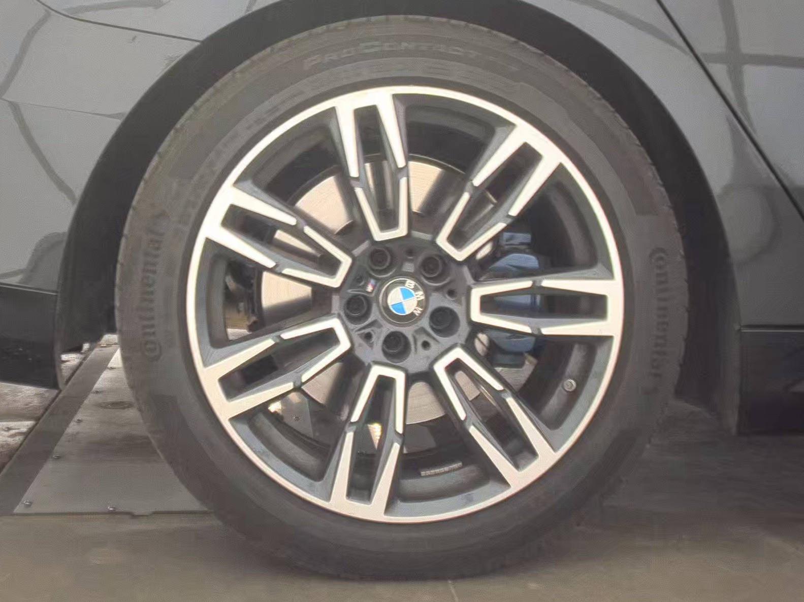 2026 BMW 5 Series 530i xDrive AWD