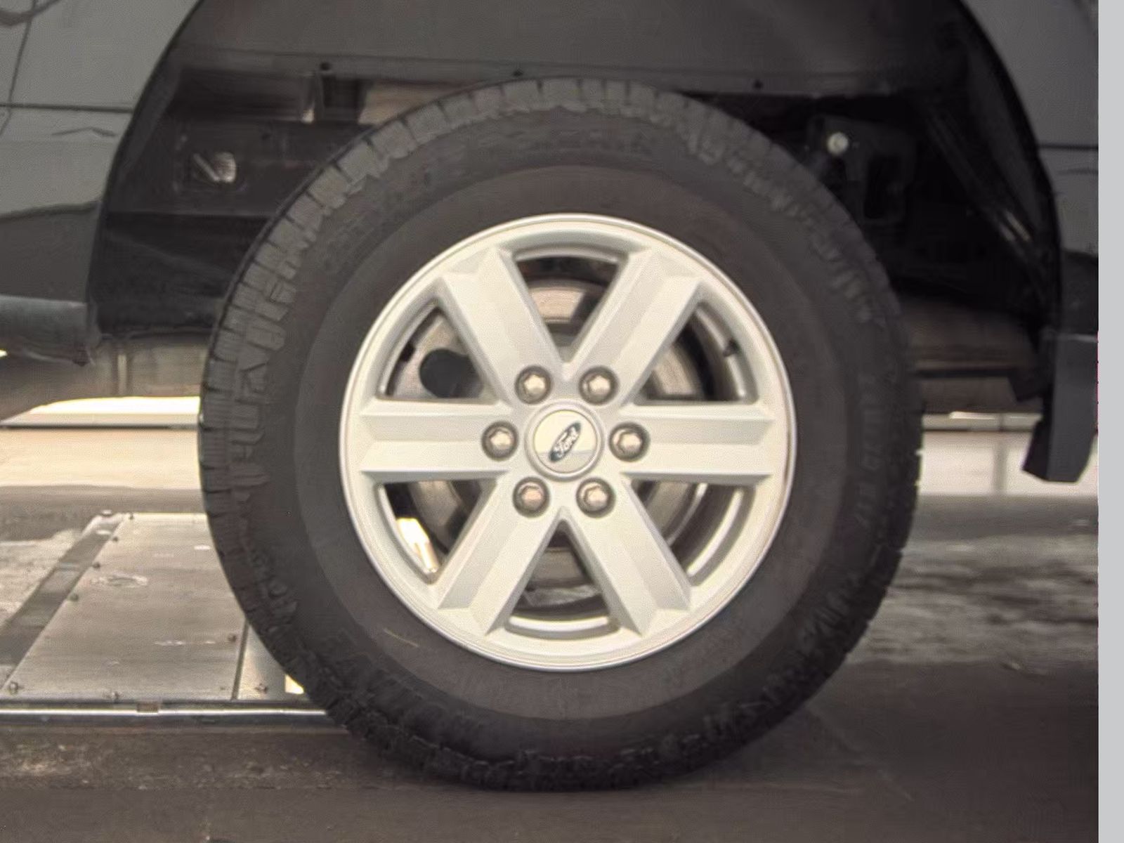 2023 Ford F-150 XLT RWD