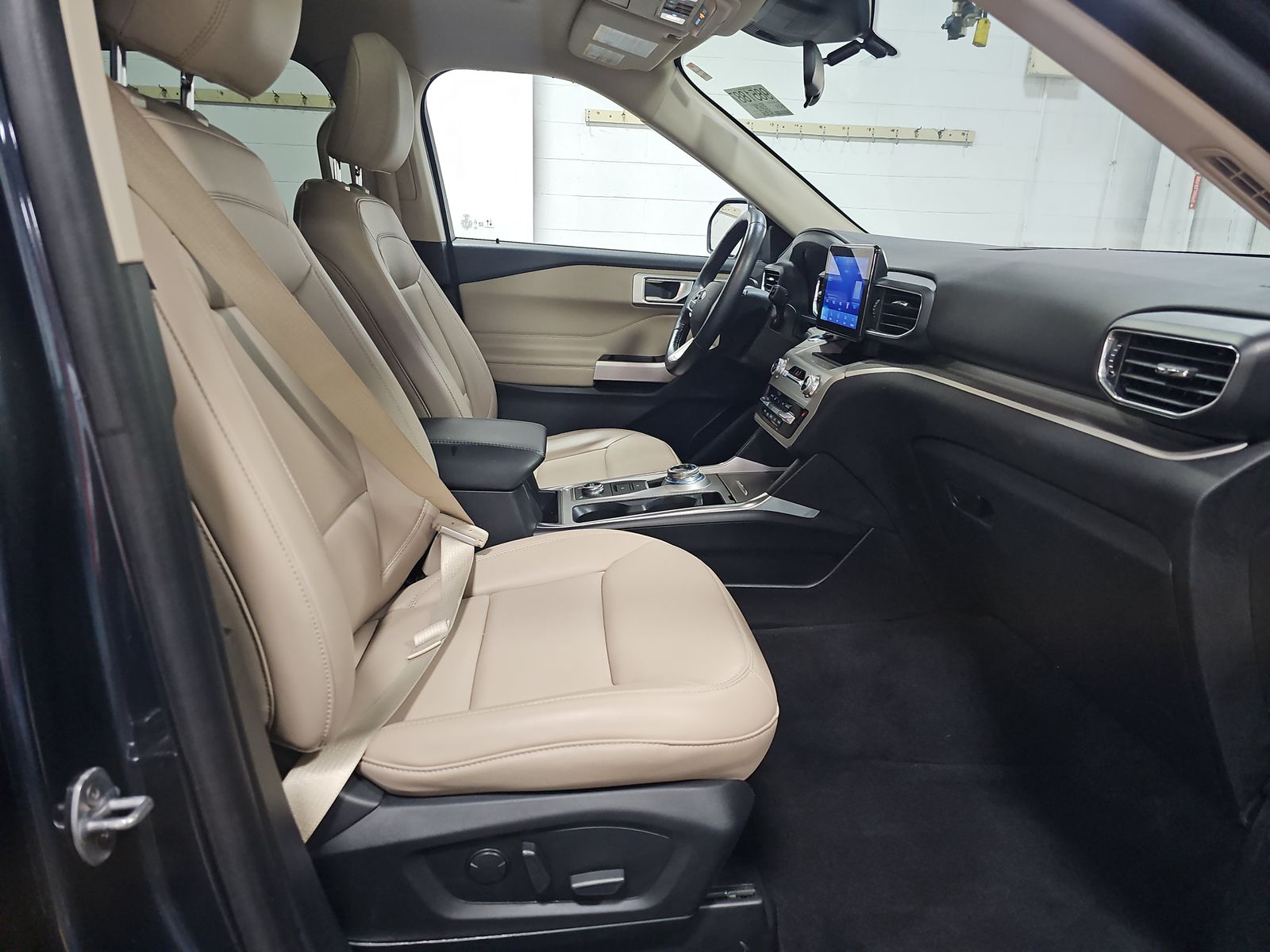 2022 Ford Explorer XLT AWD