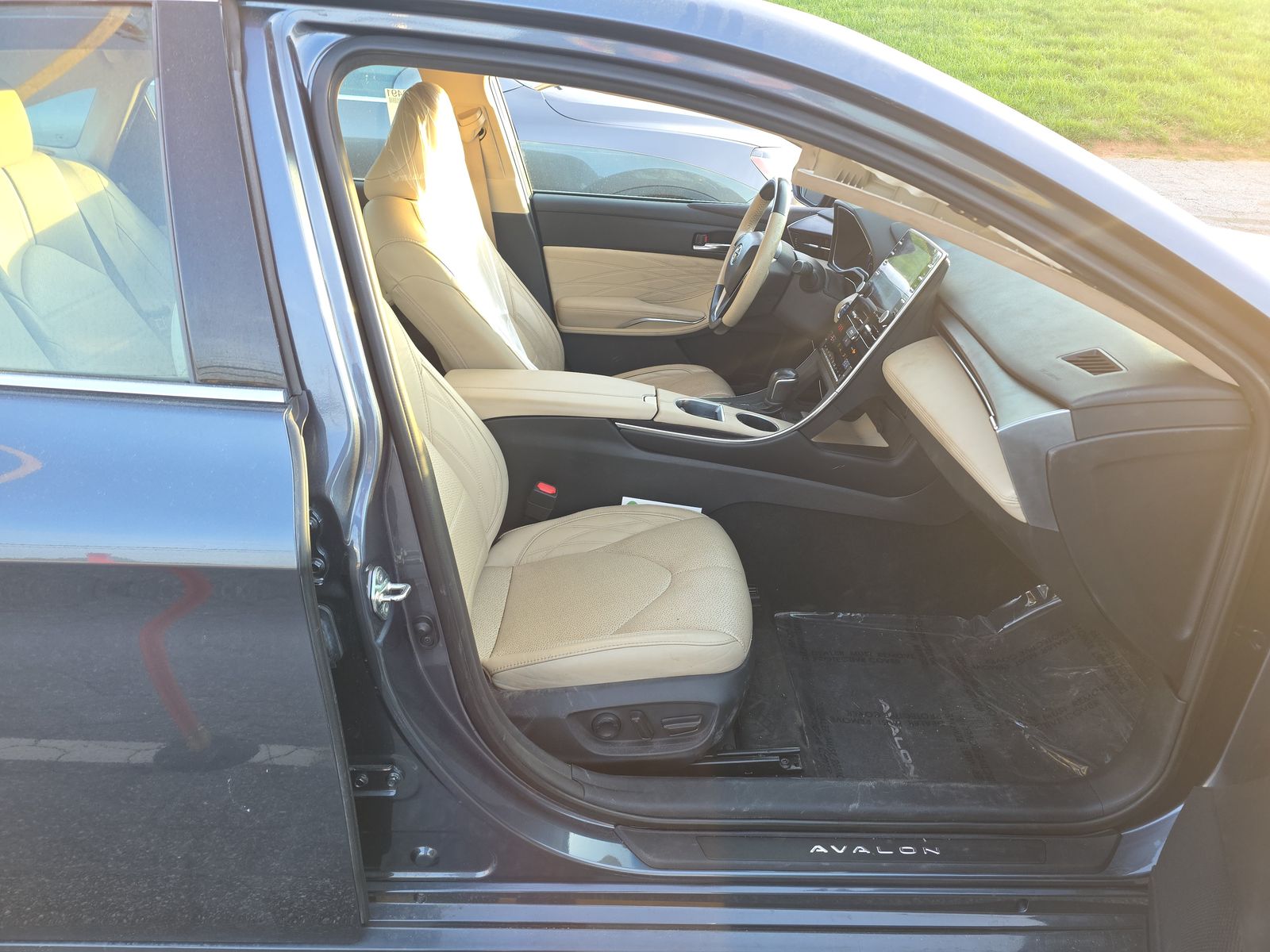 2020 Toyota Avalon Hybrid Limited FWD