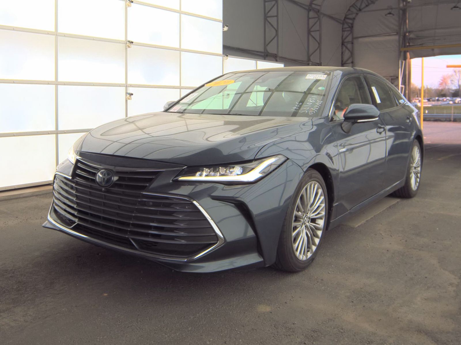 2020 Toyota Avalon Hybrid Limited FWD