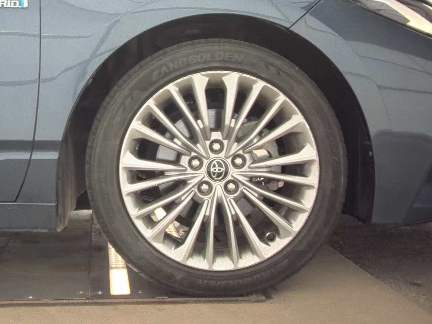 2020 Toyota Avalon Hybrid Limited FWD