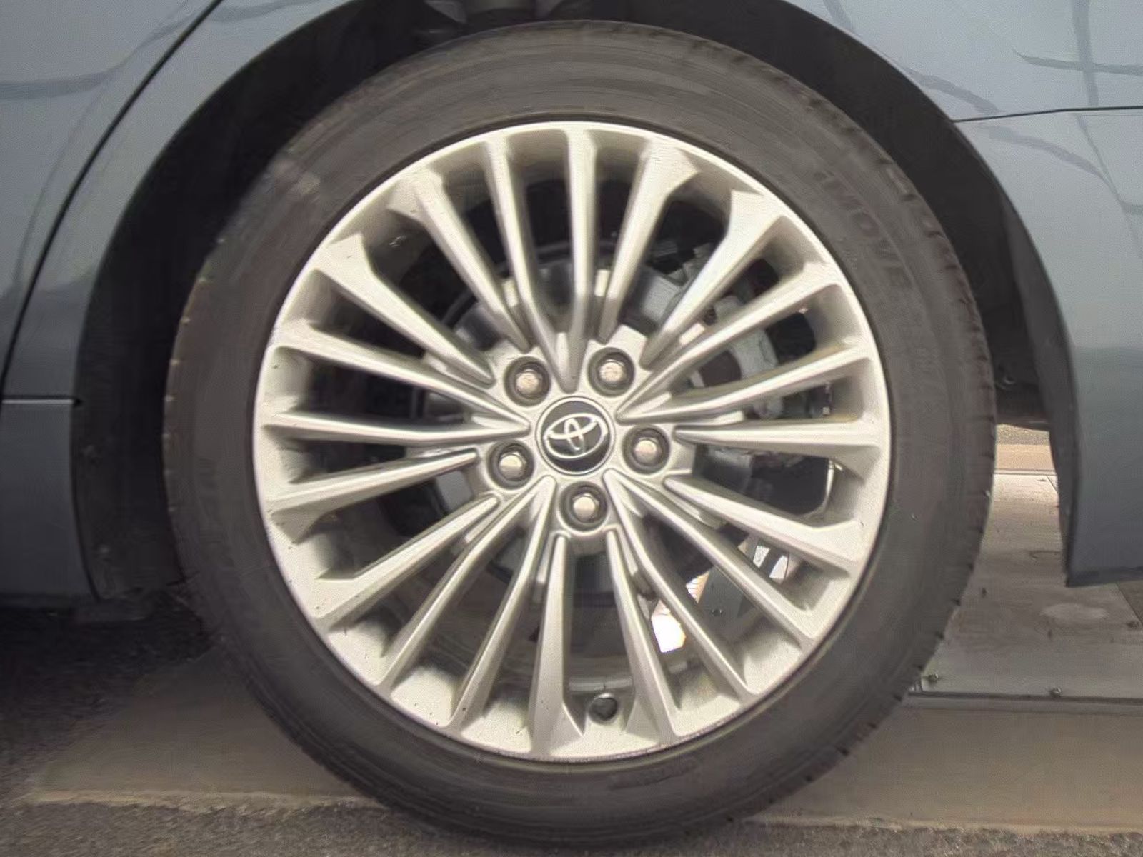 2020 Toyota Avalon Hybrid Limited FWD