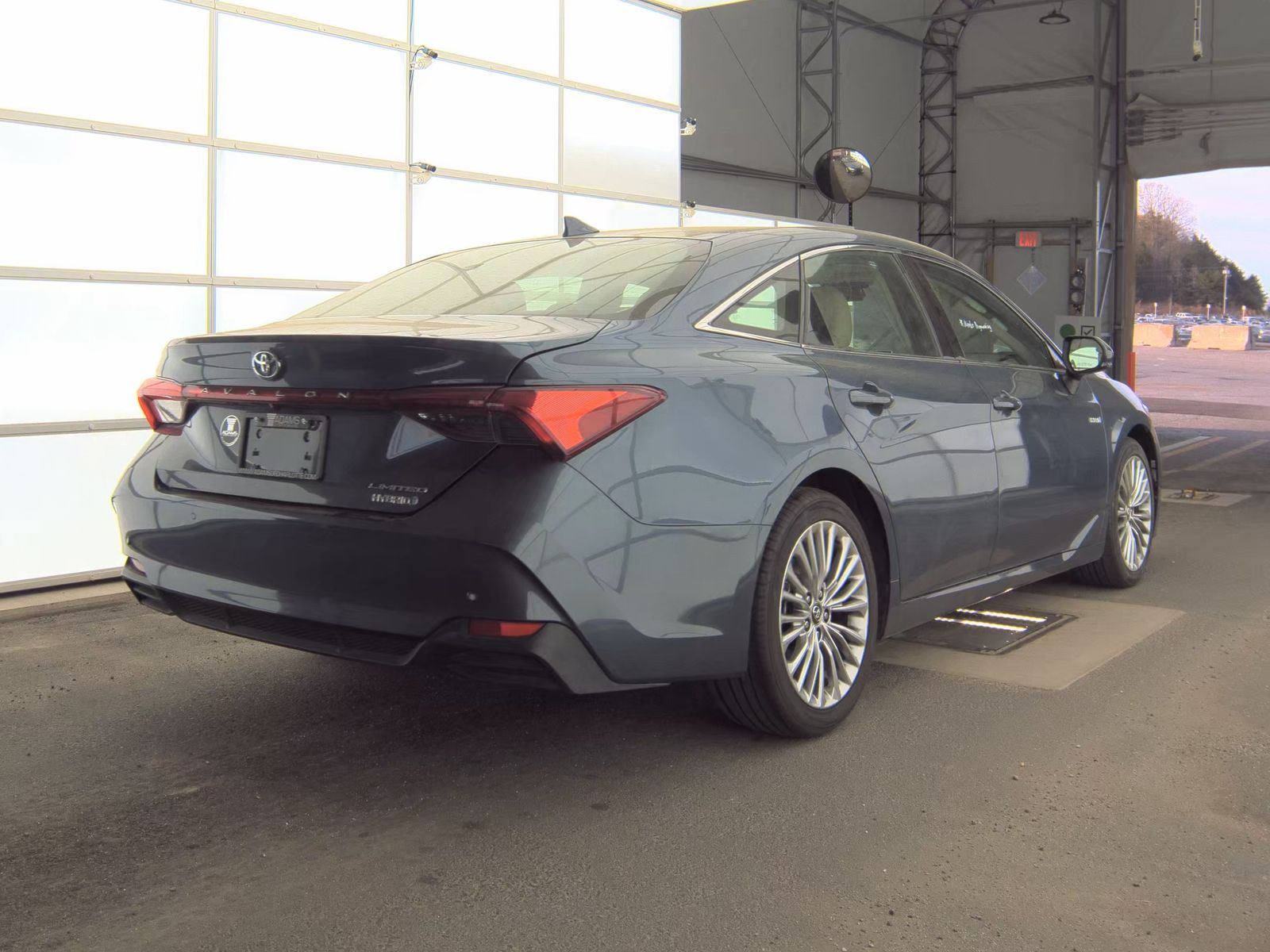 2020 Toyota Avalon Hybrid Limited FWD