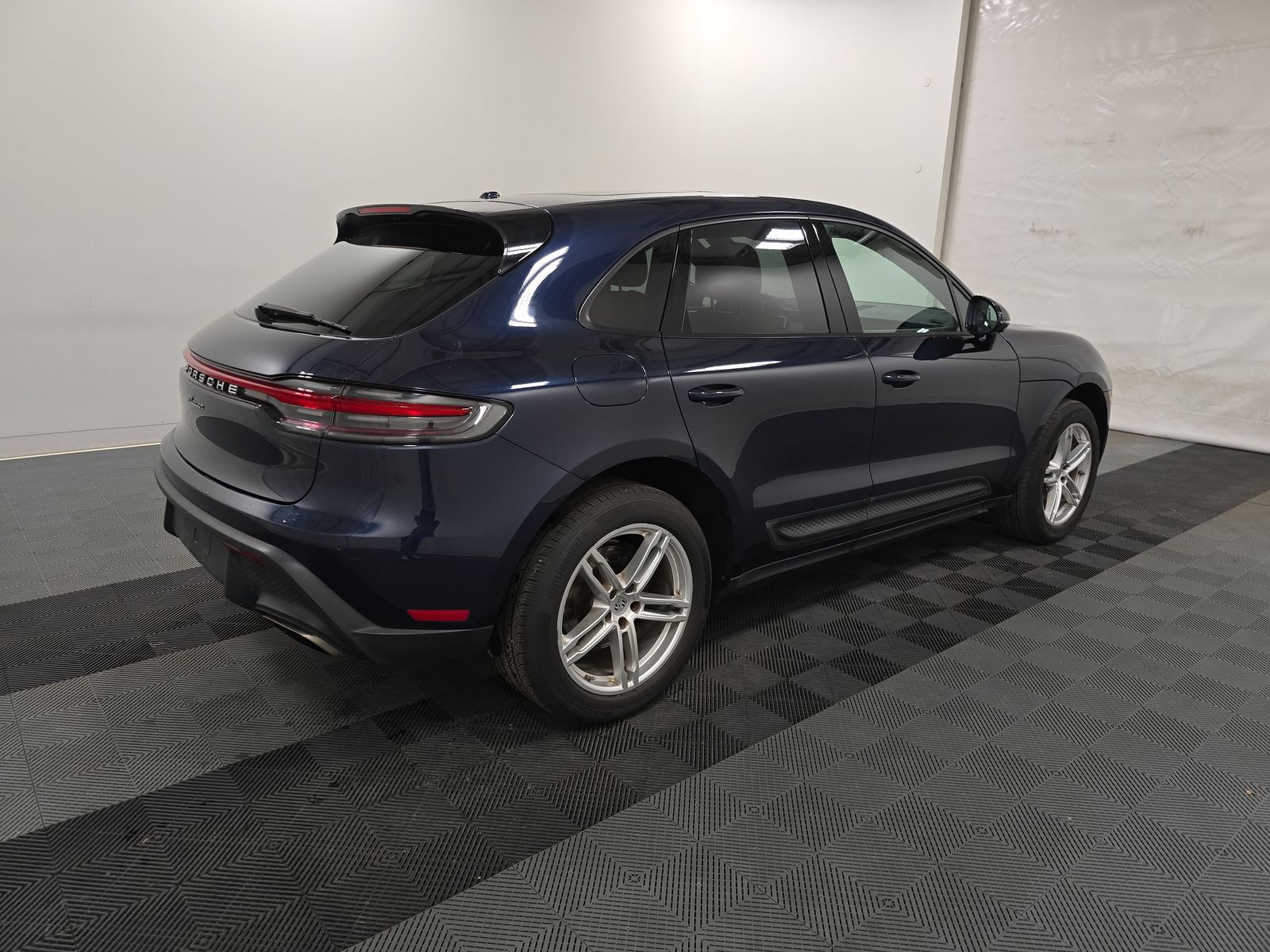 2022 Porsche Macan Base AWD