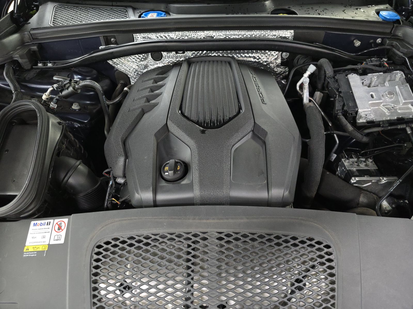 2022 Porsche Macan Base AWD