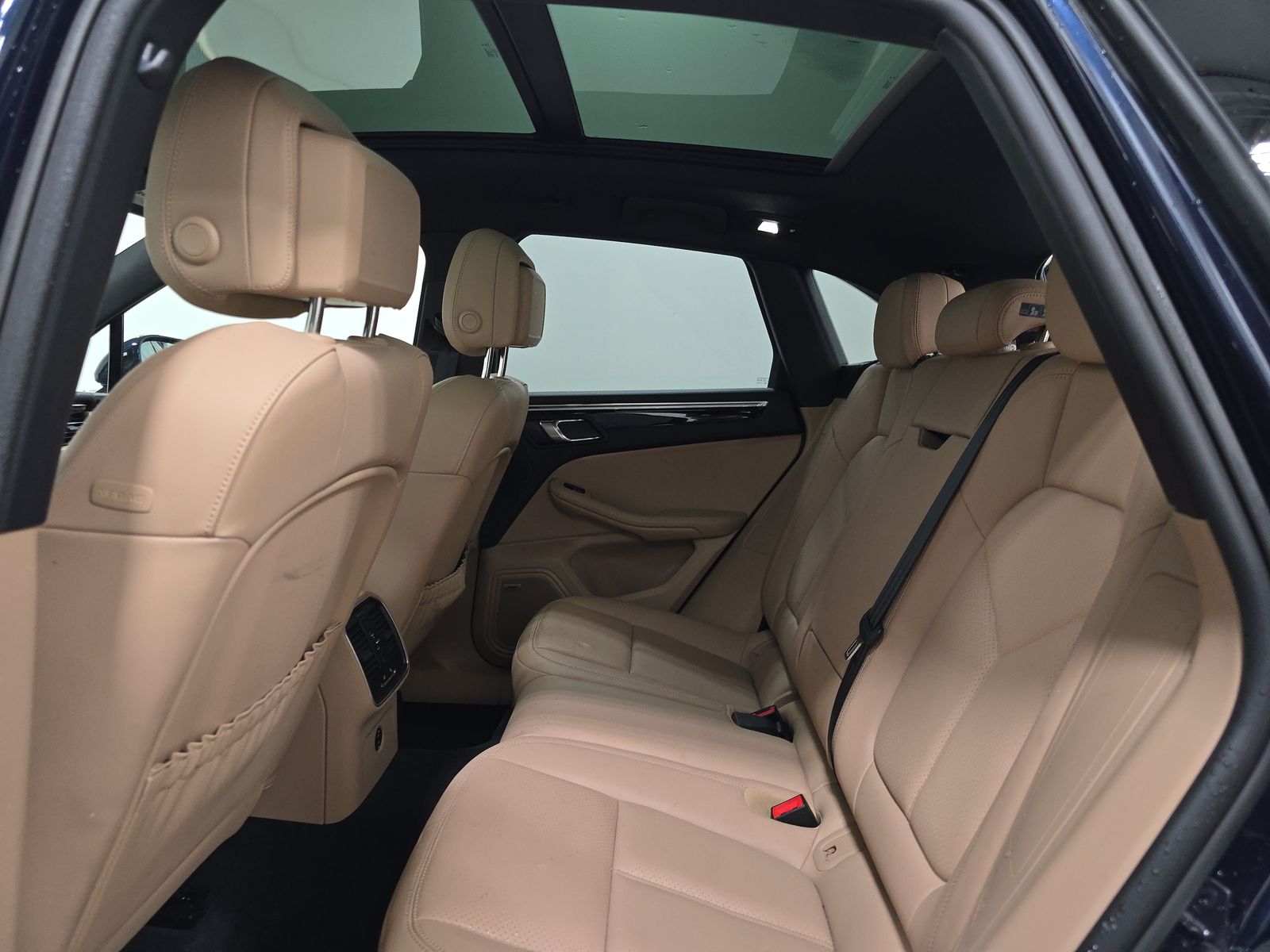 2022 Porsche Macan Base AWD