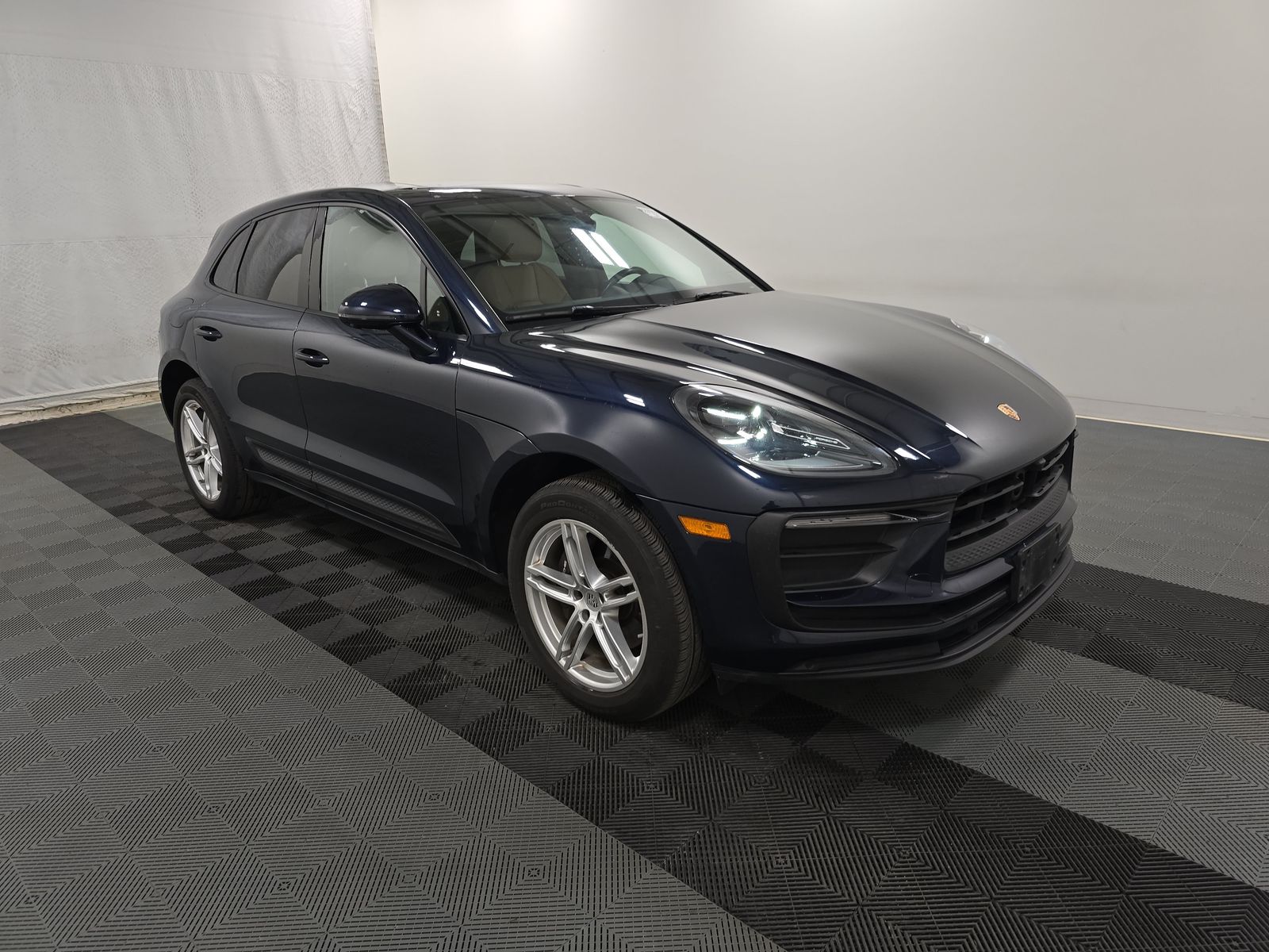 2022 Porsche Macan Base AWD