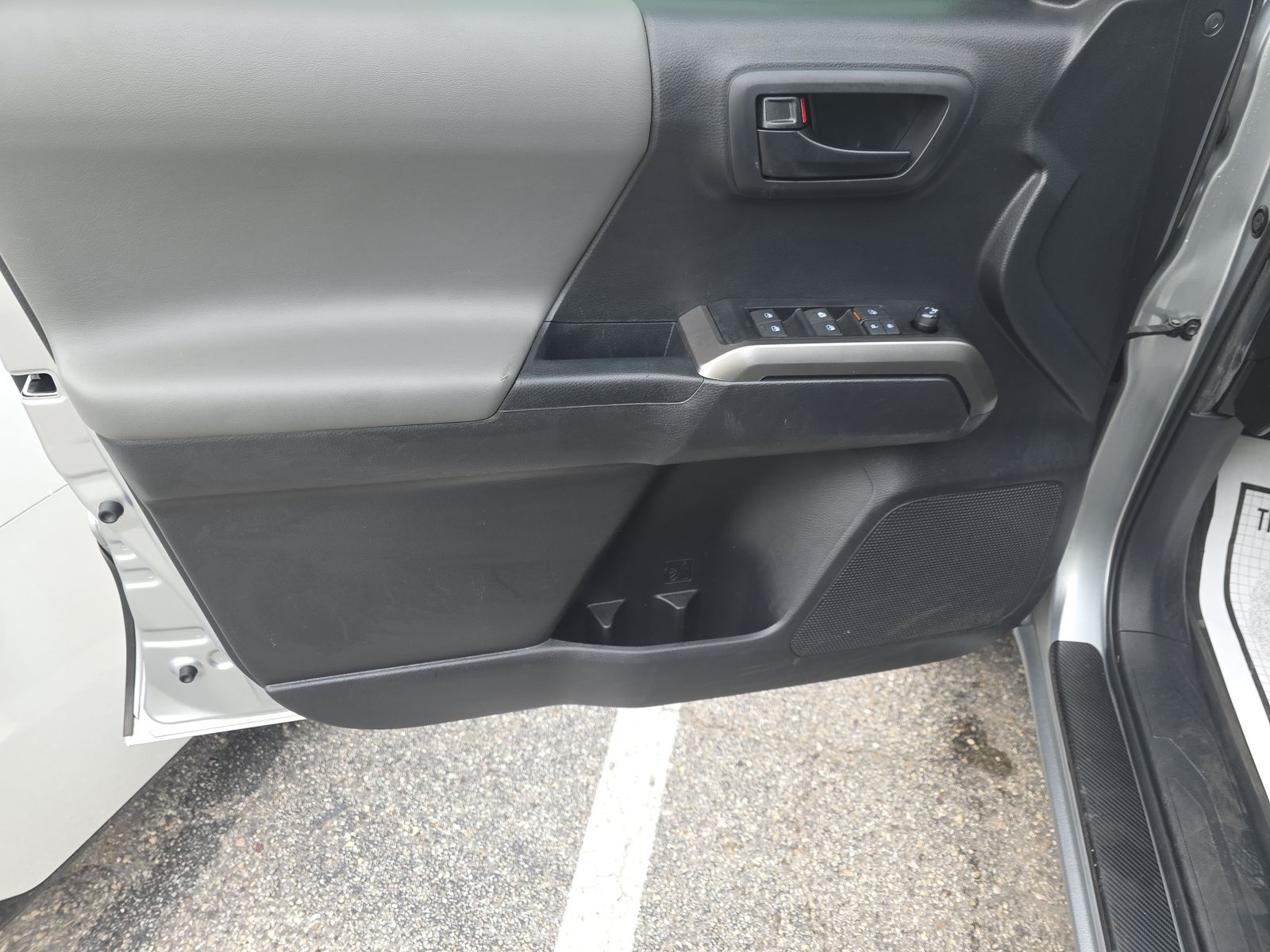 2022 Toyota Tacoma SR5 RWD