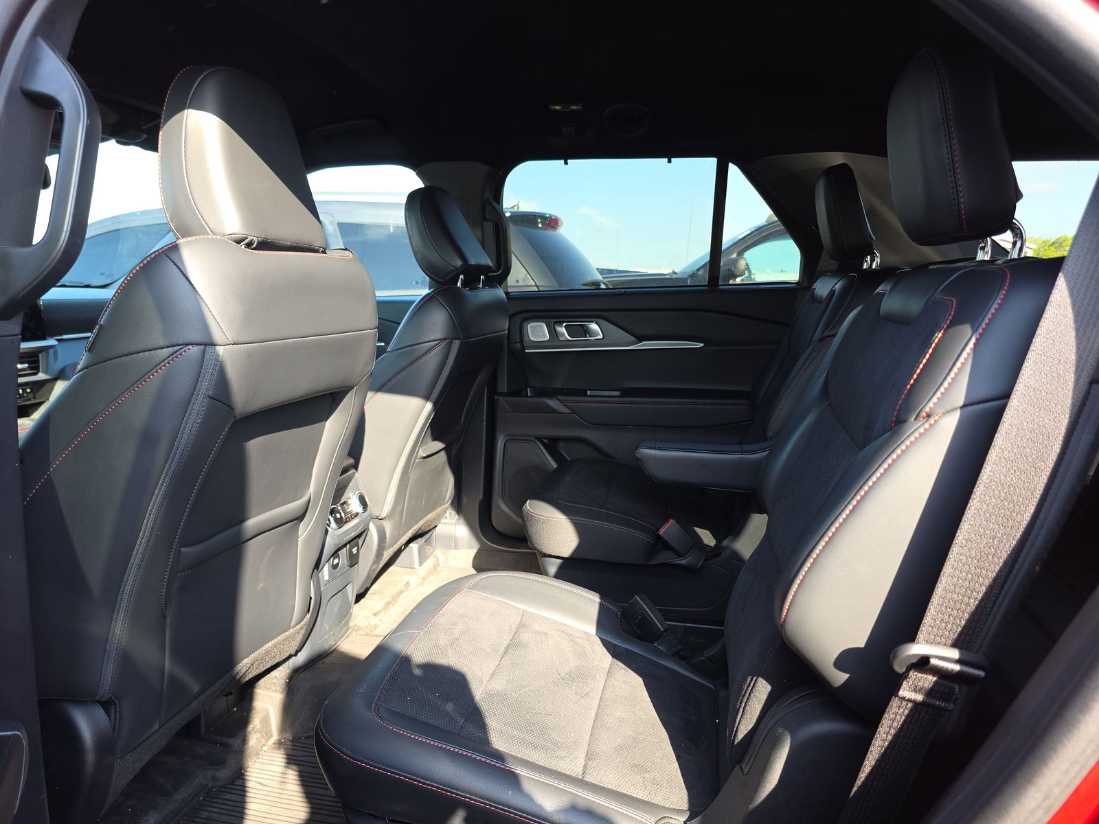 2025 Ford Explorer ST FWD