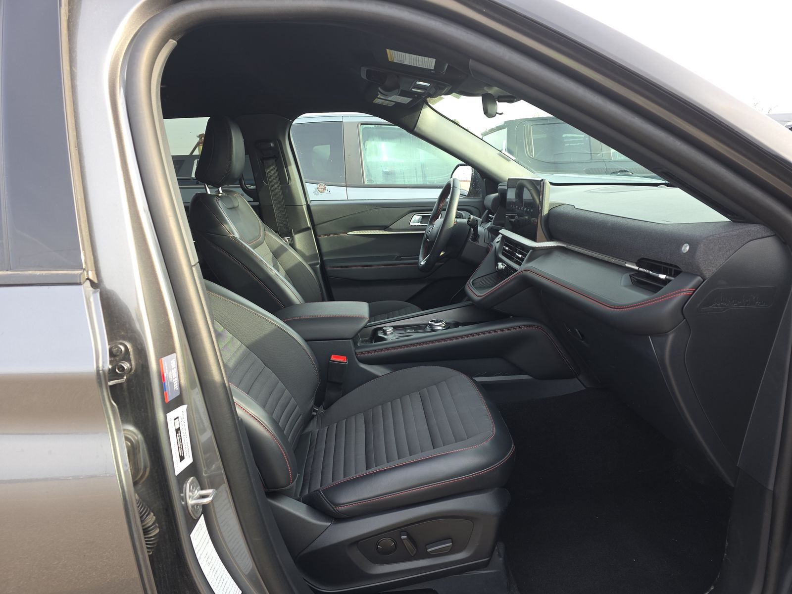 2025 Ford Explorer ST-Line AWD