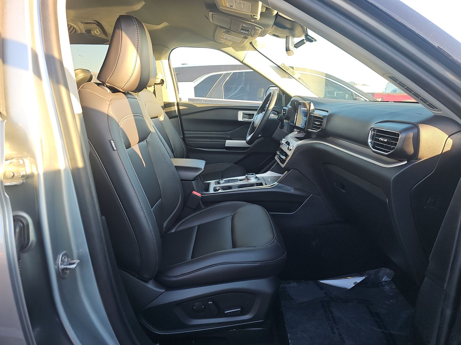 2024 Ford Explorer XLT AWD