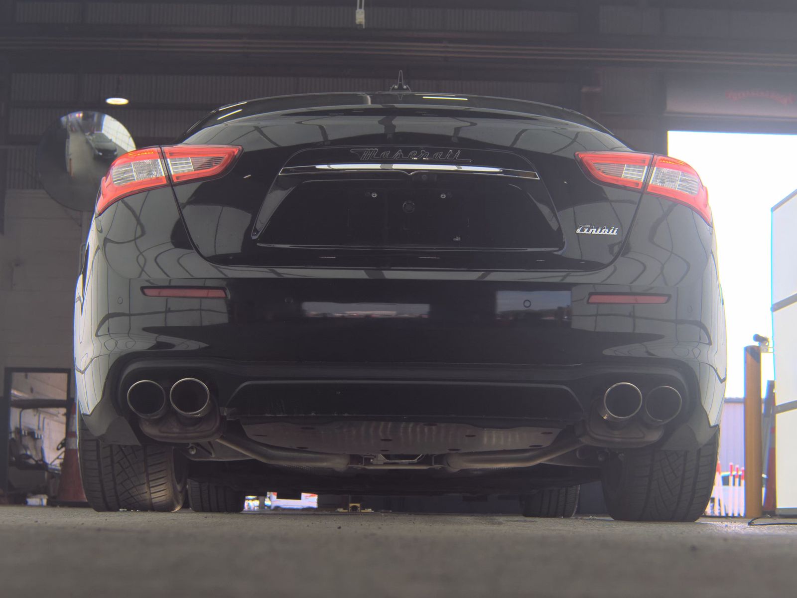 2018 Maserati Ghibli Base FWD