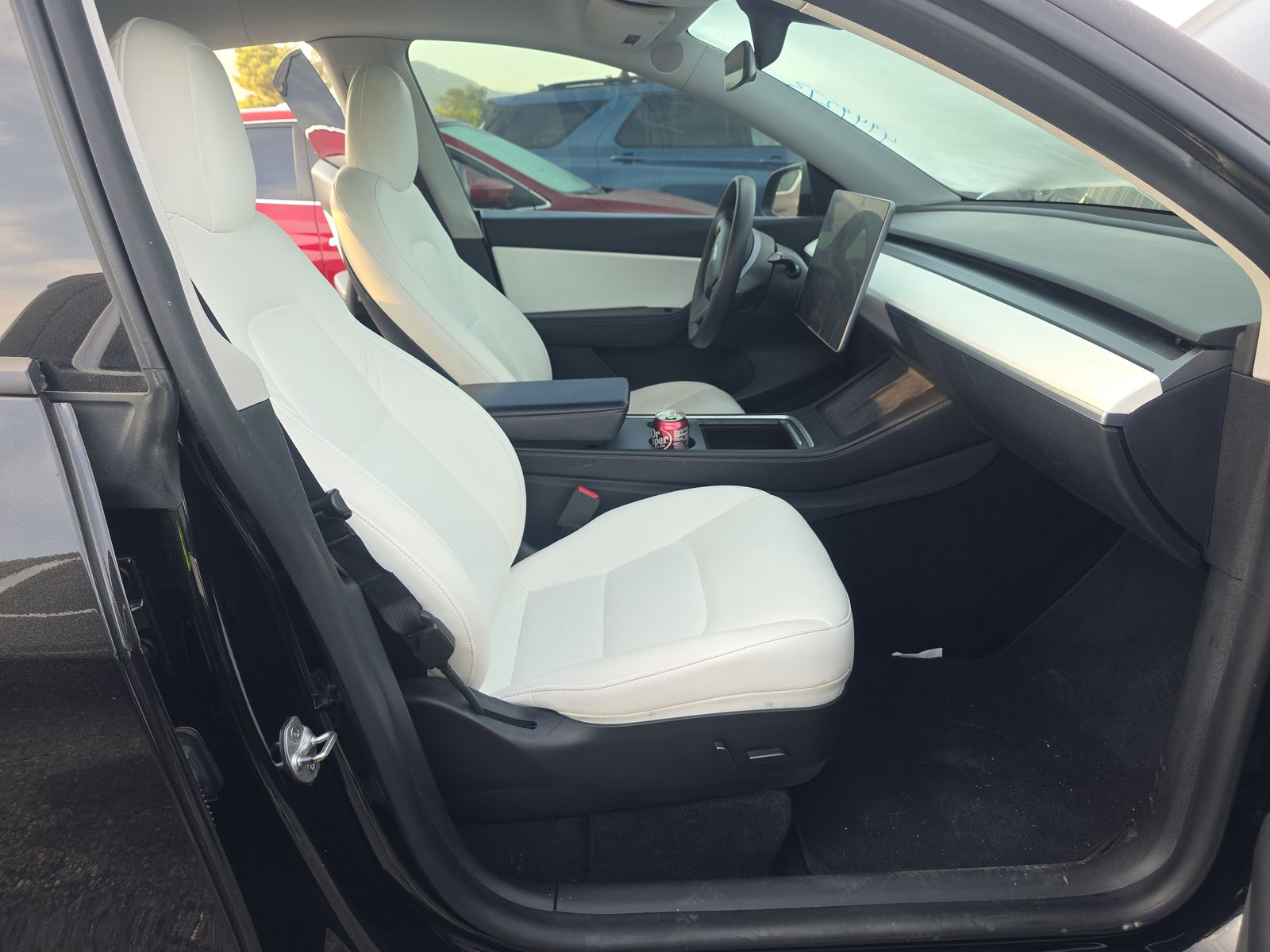 TESLA MODEL Y - 9