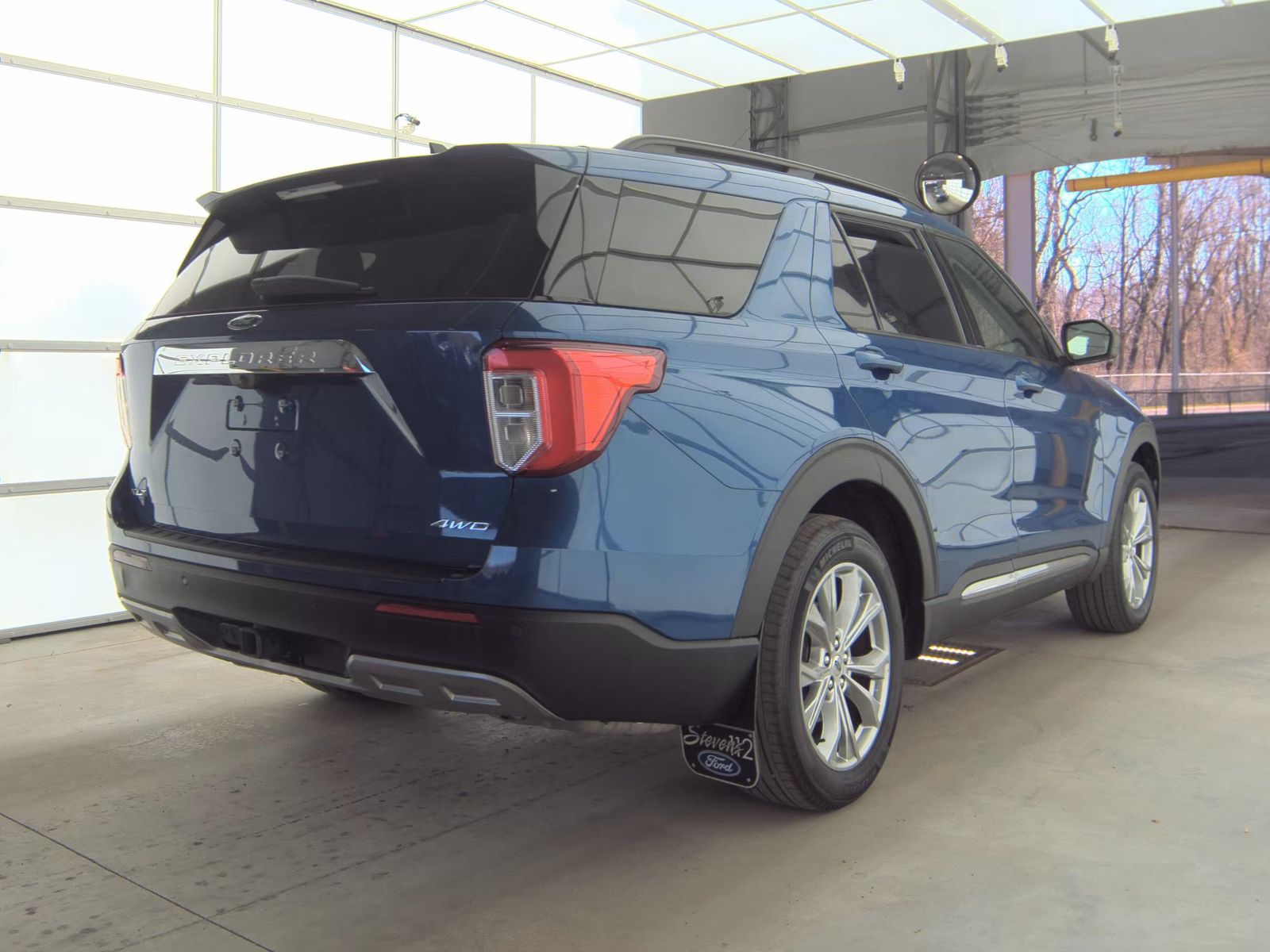 FORD EXPLORER - 6