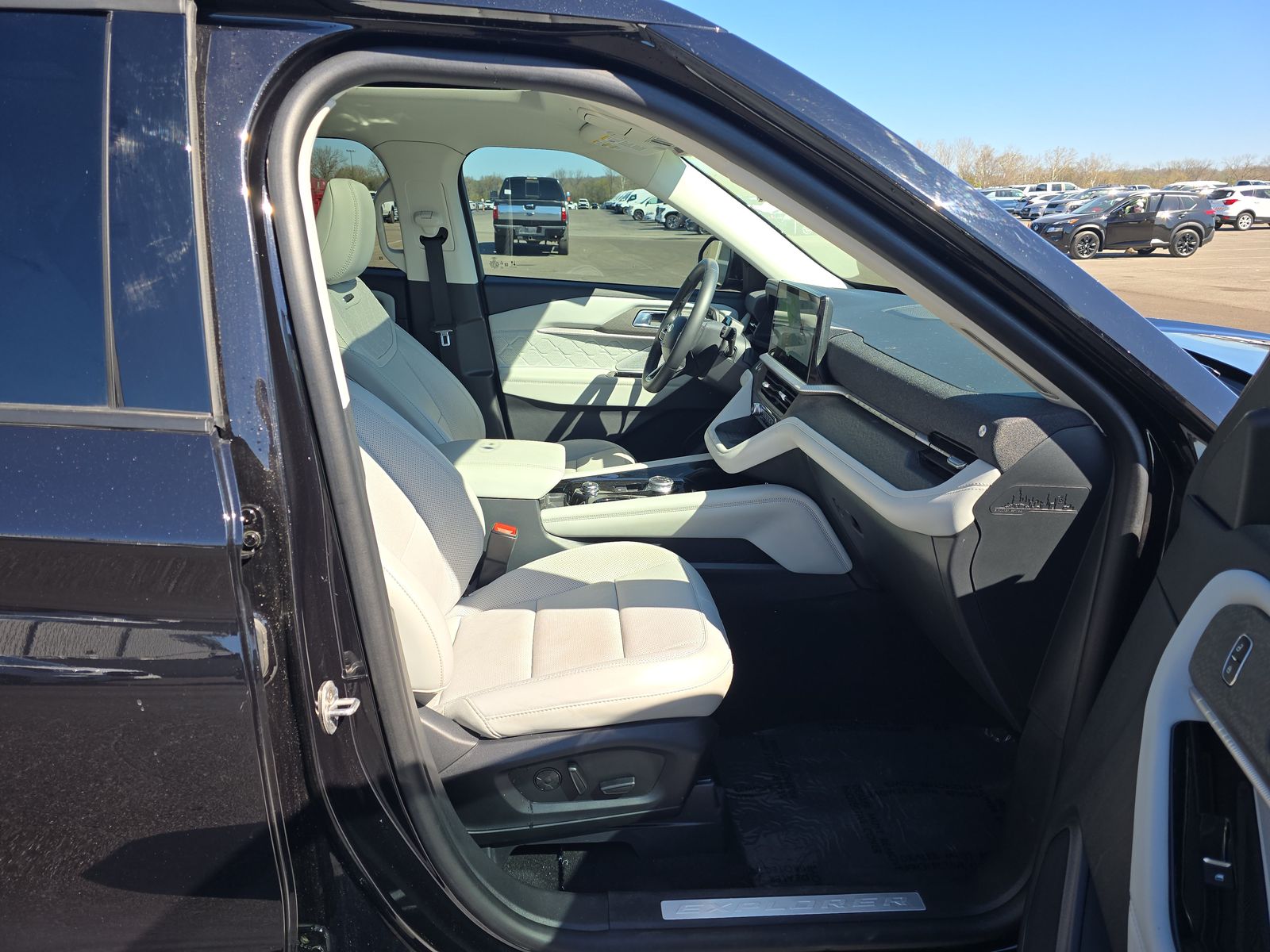 2025 Ford Explorer Platinum AWD