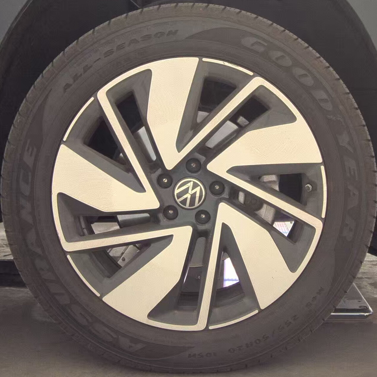 2024 Volkswagen Atlas 2.0T SE AWD