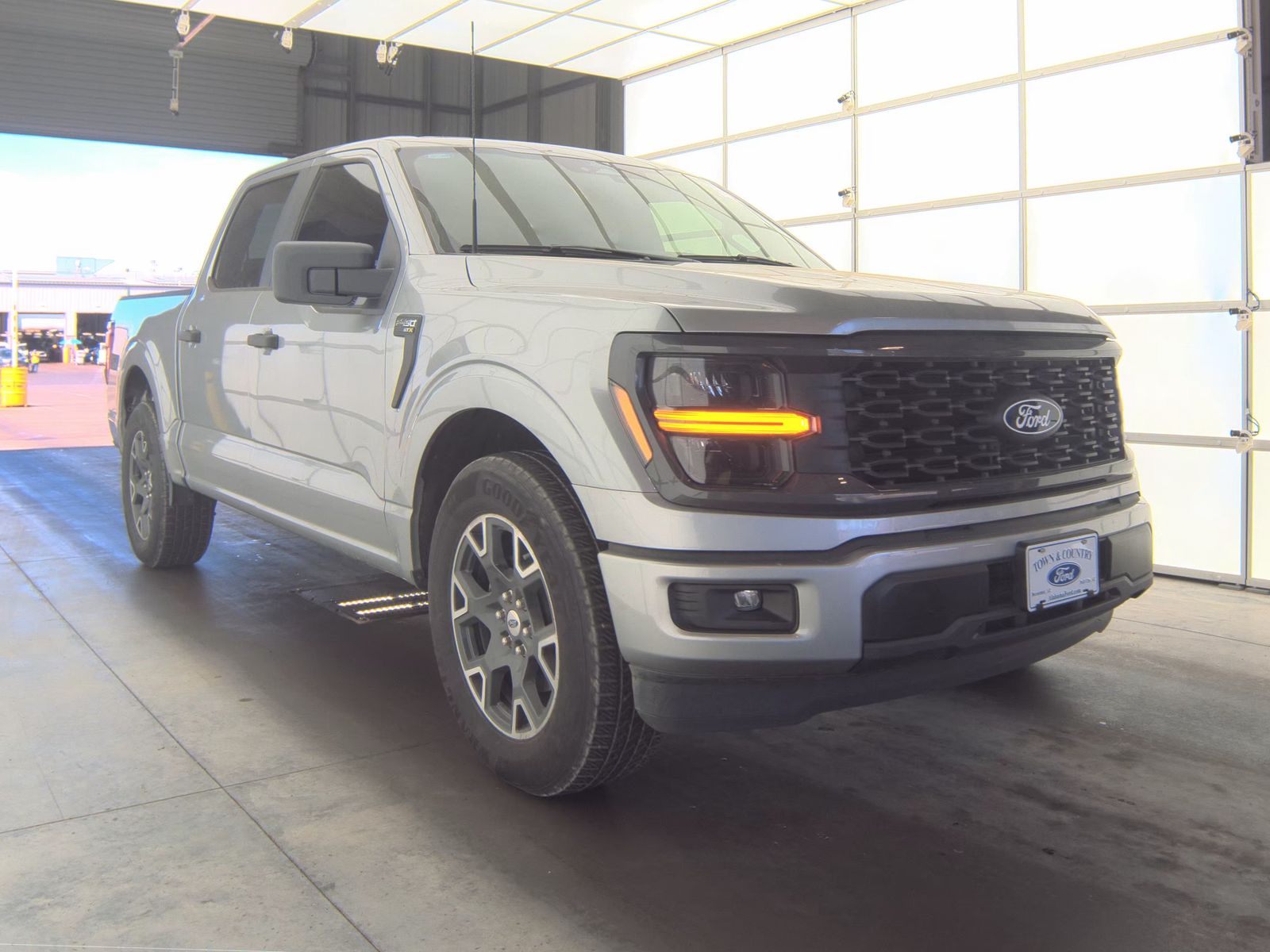 2025 Ford F-150 STX RWD