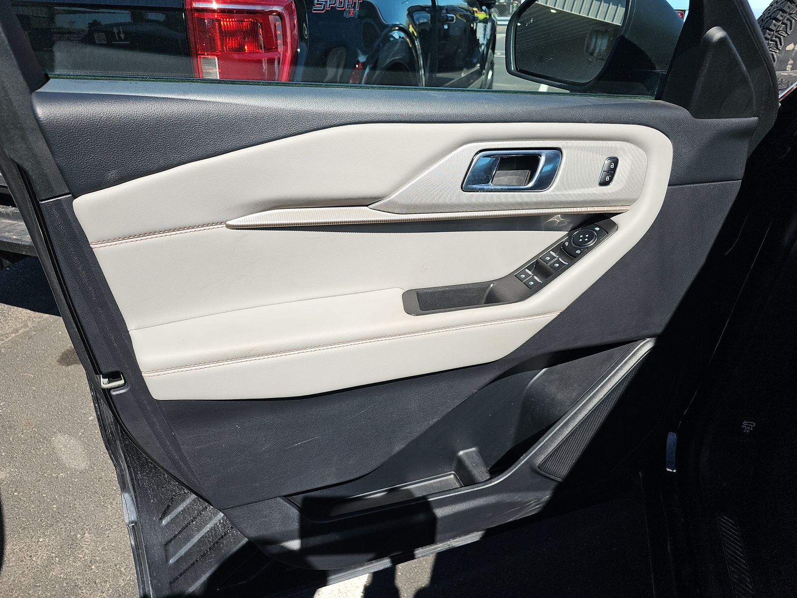 2025 Ford Explorer Active AWD