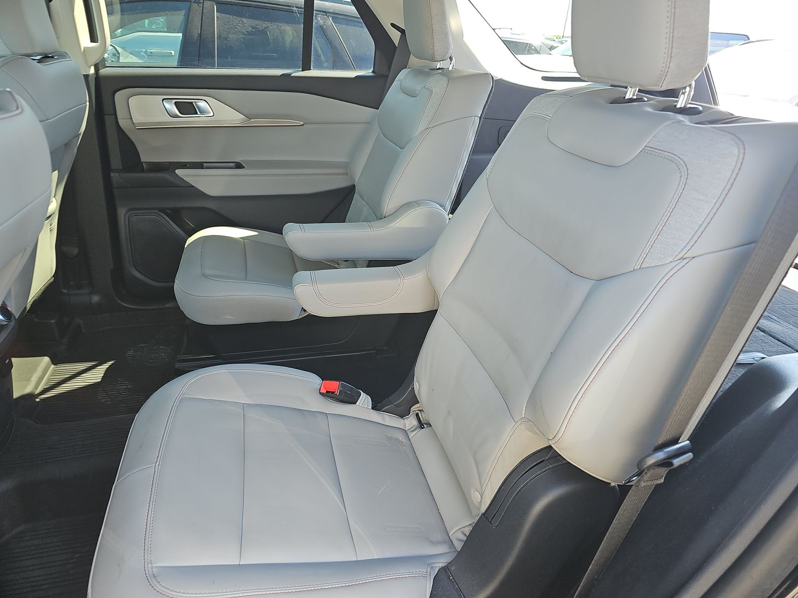 2025 Ford Explorer Active AWD