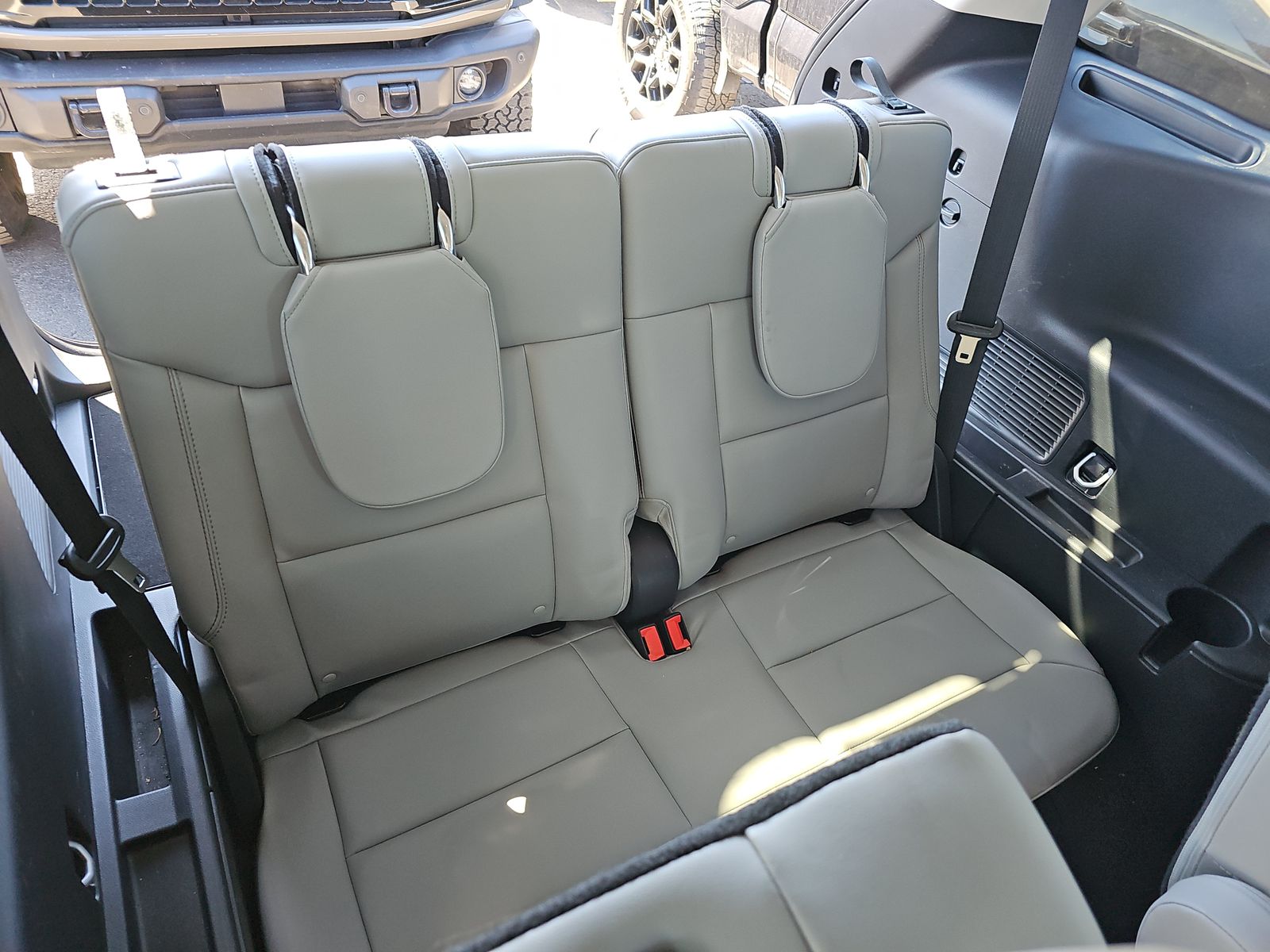 2025 Ford Explorer Active AWD