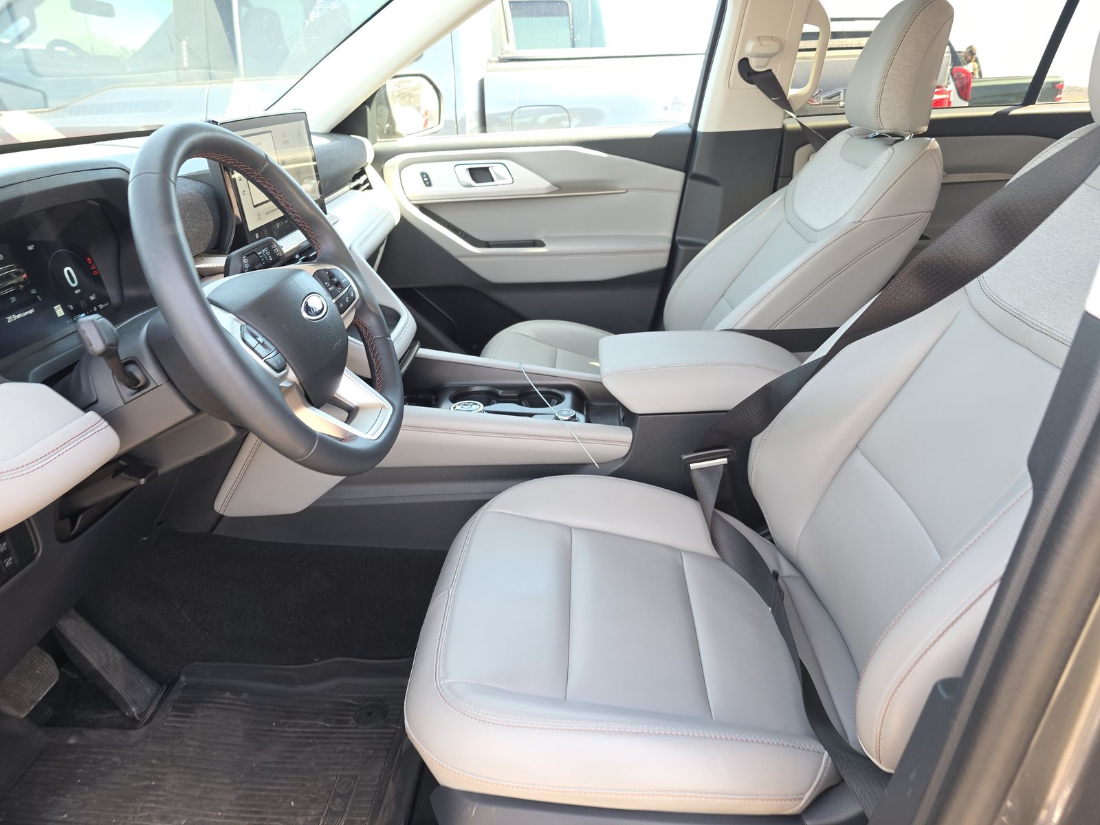 2025 Ford Explorer Active AWD