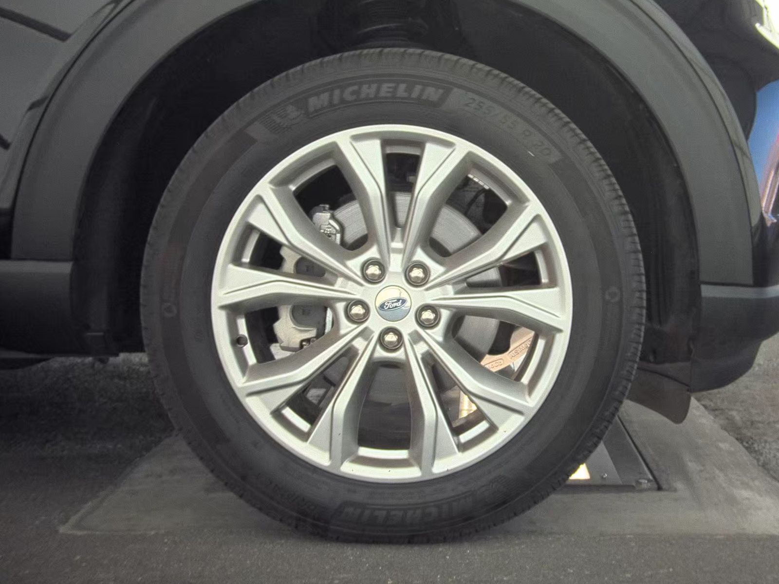 2024 Ford Explorer XLT AWD