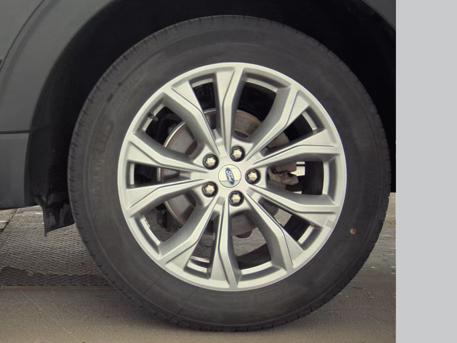 2023 Ford Explorer XLT AWD