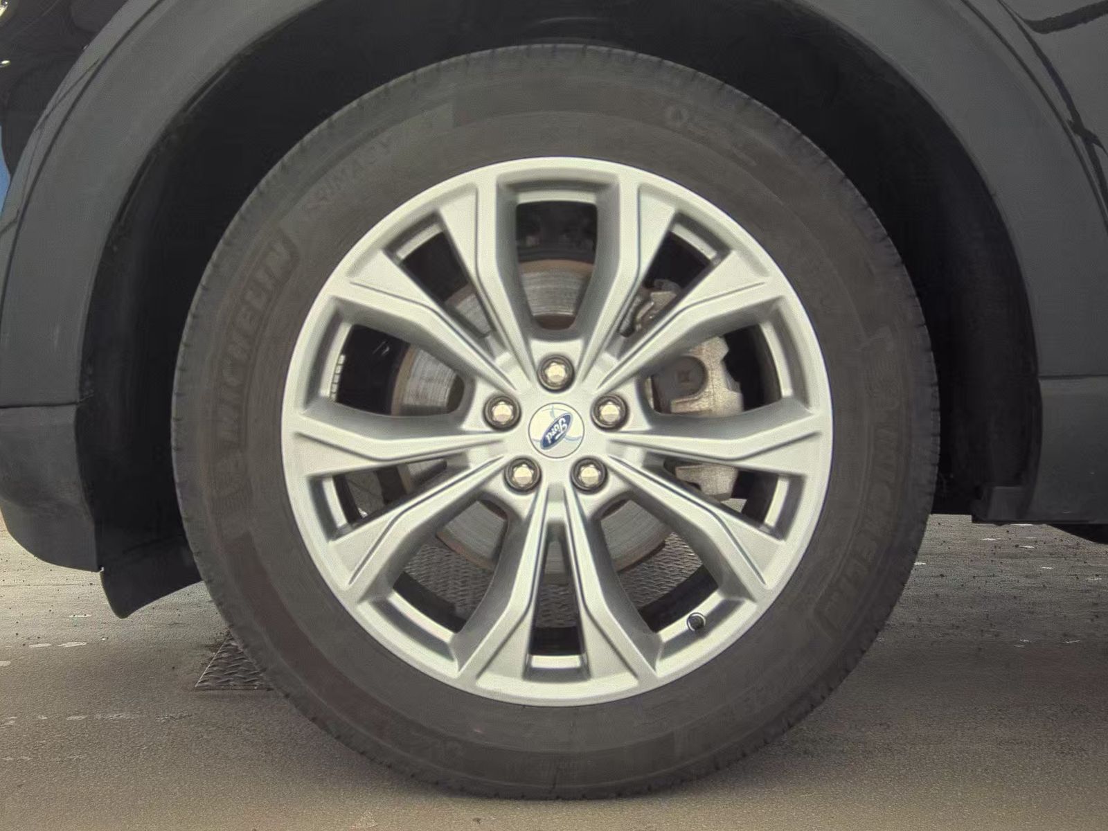 2023 Ford Explorer XLT AWD