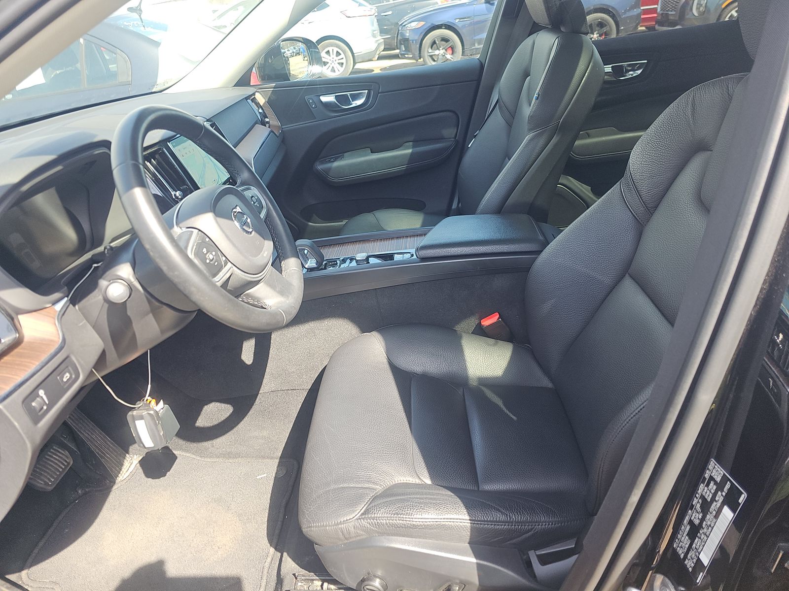 2022 Volvo XC60 B5 Momentum AWD