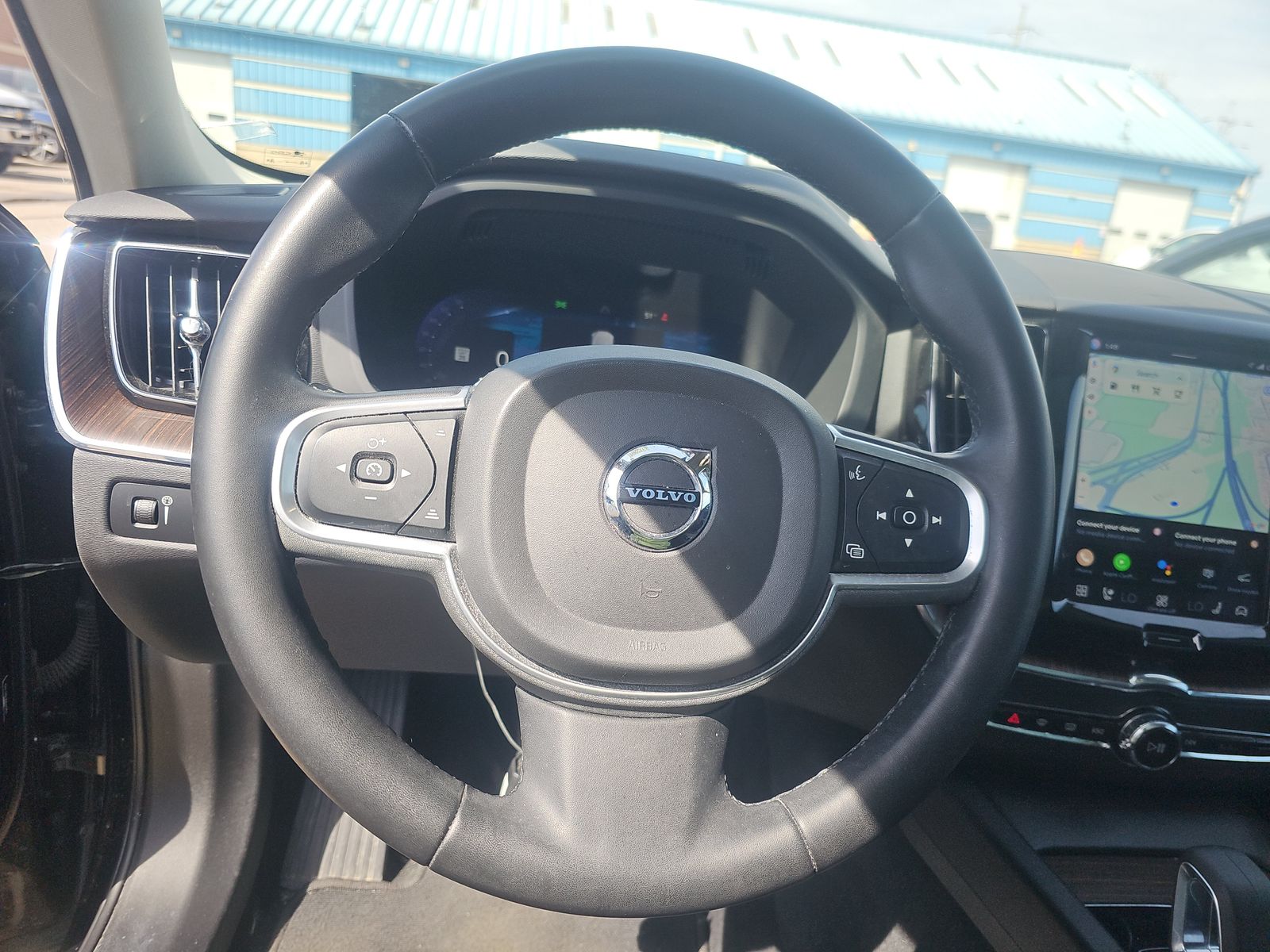 2022 Volvo XC60 B5 Momentum AWD