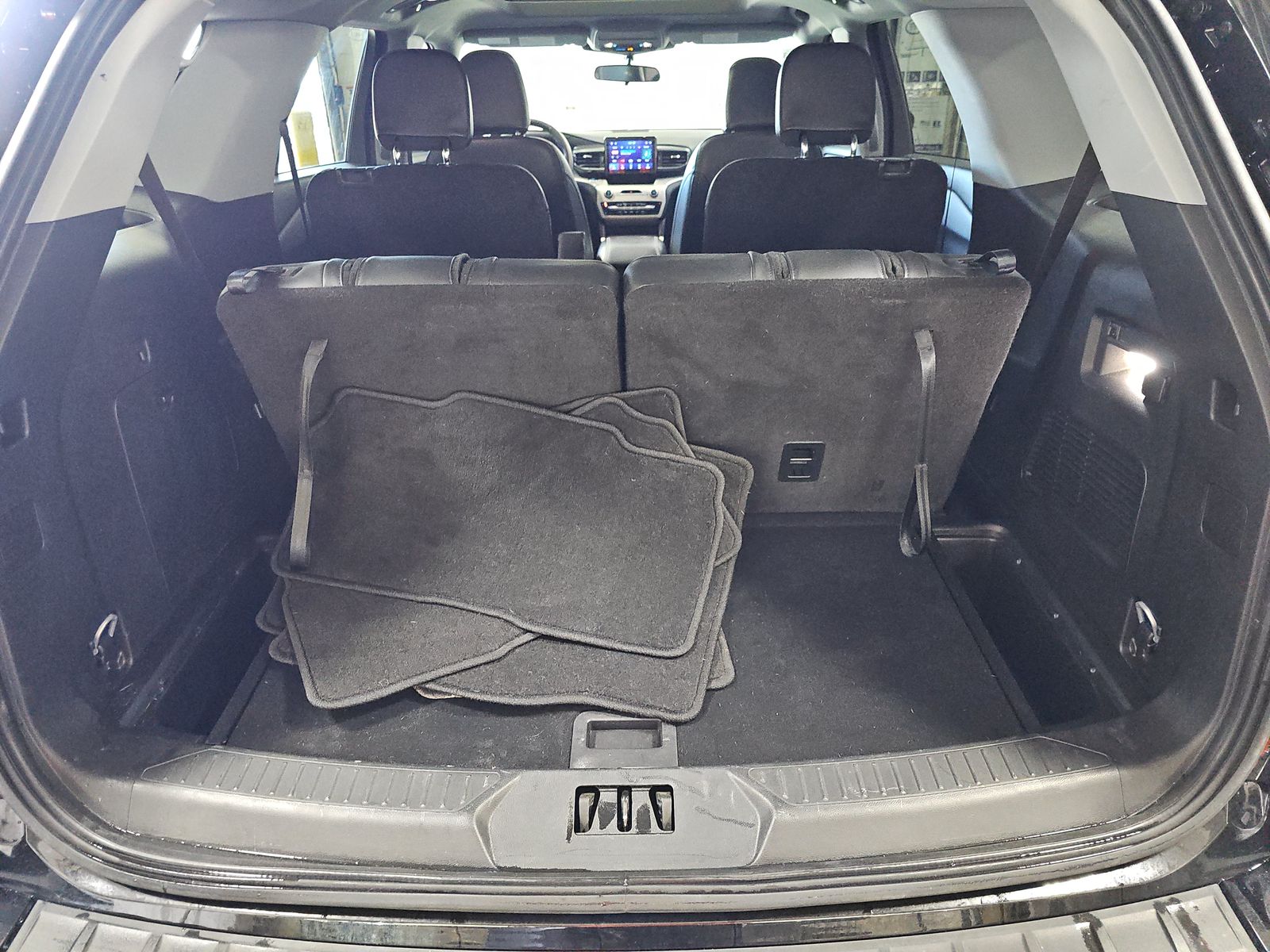 2023 Ford Explorer XLT AWD