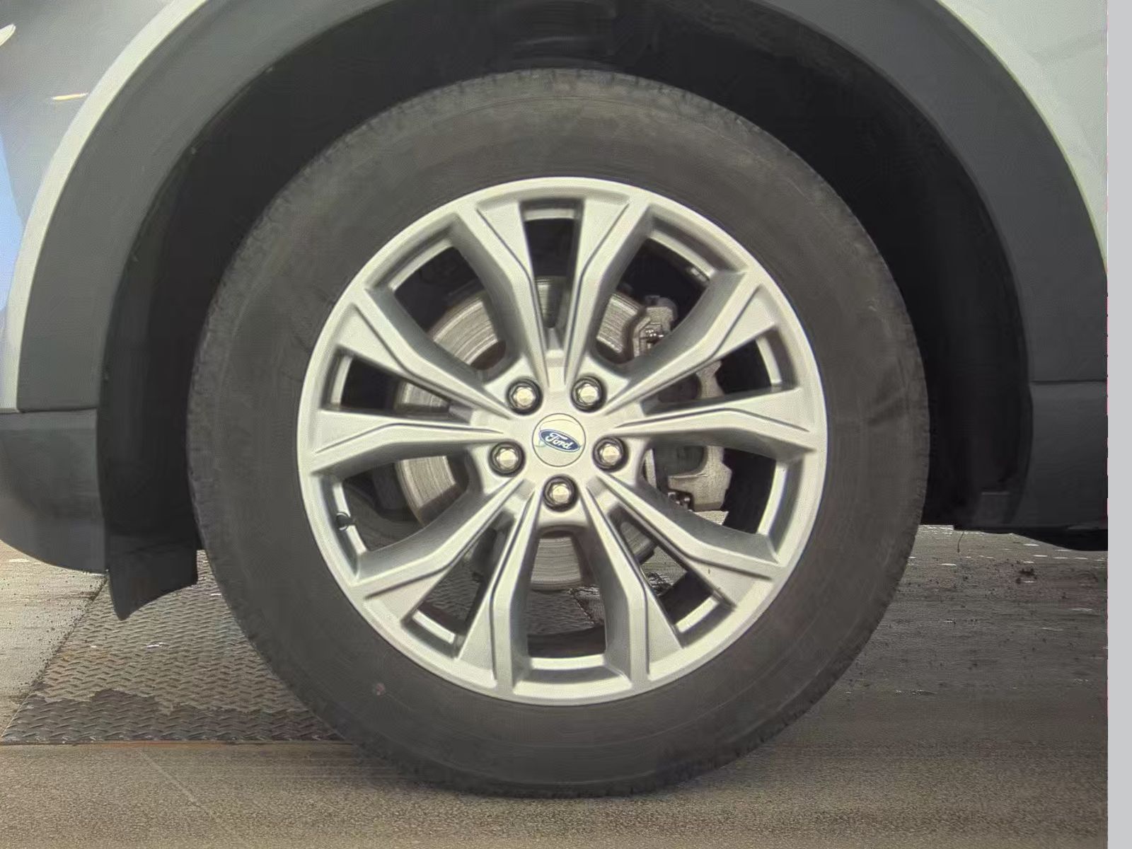 FORD EXPLORER - 10