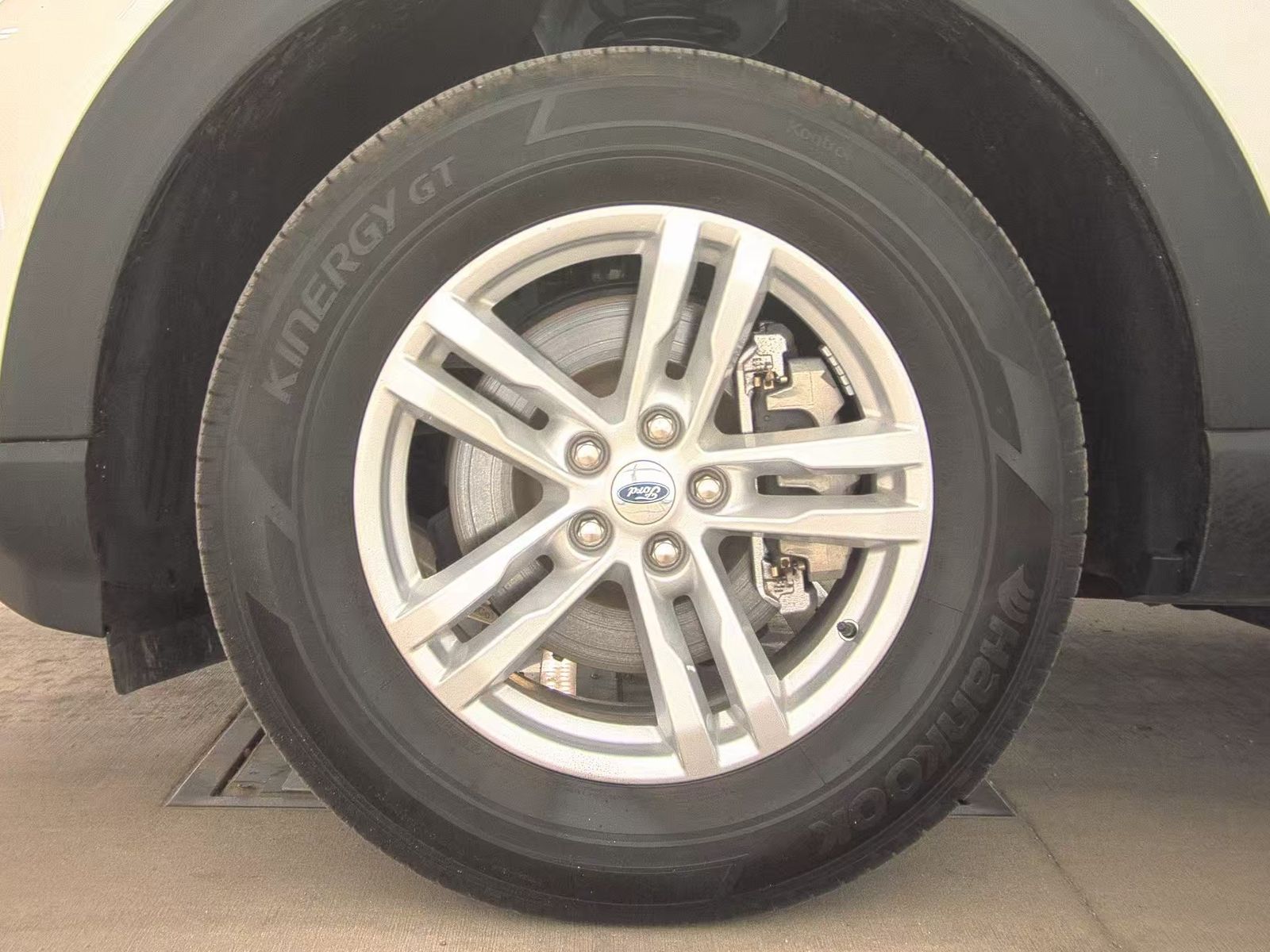 FORD EXPLORER - 10
