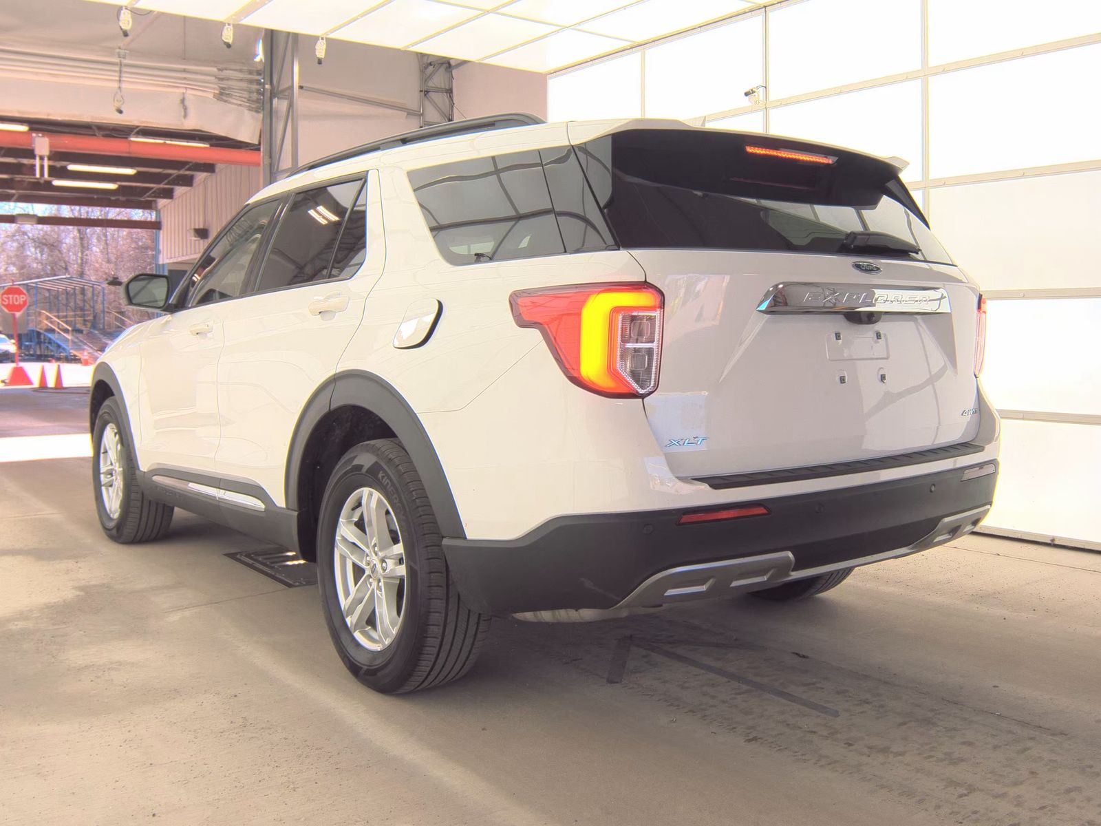 FORD EXPLORER - 9