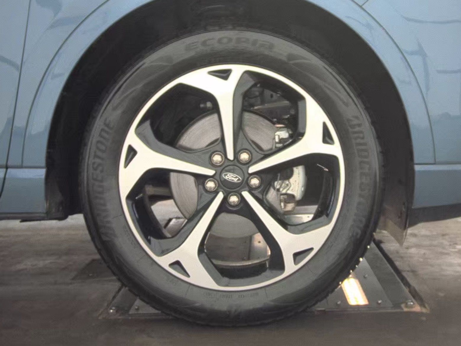 2025 Ford Escape Hybrid ST-Line Elite AWD