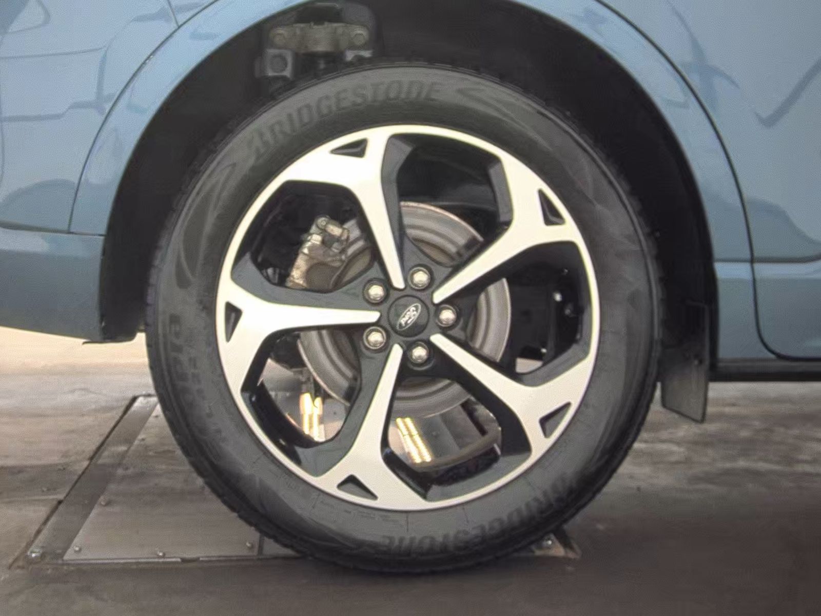 2025 Ford Escape Hybrid ST-Line Elite AWD