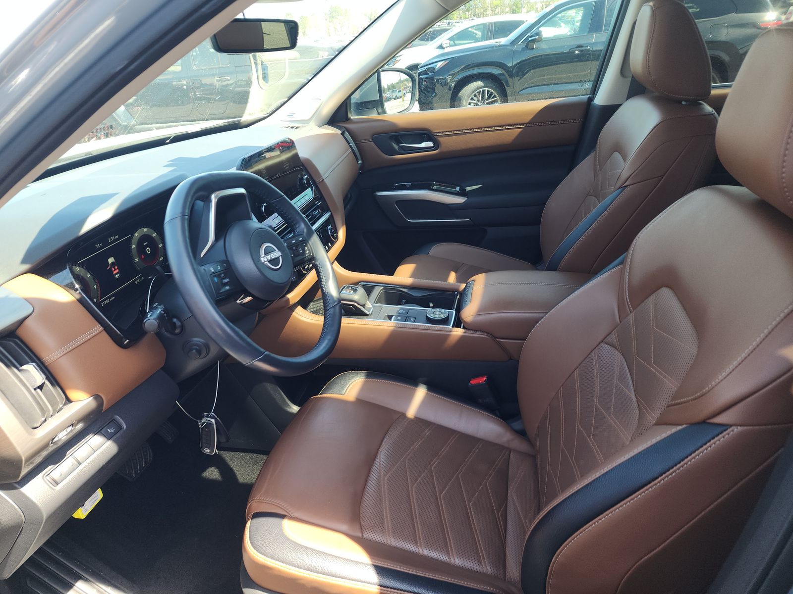 2023 Nissan Pathfinder Platinum AWD