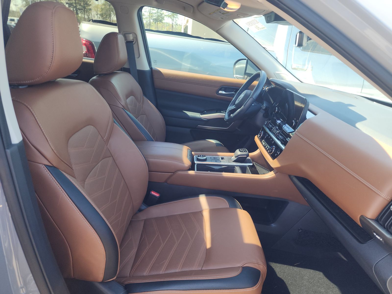 2023 Nissan Pathfinder Platinum AWD