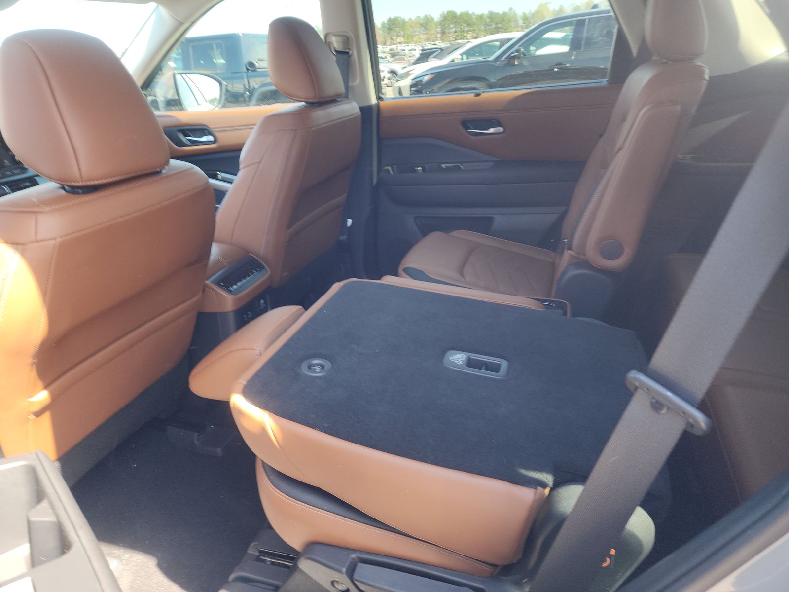 2023 Nissan Pathfinder Platinum AWD