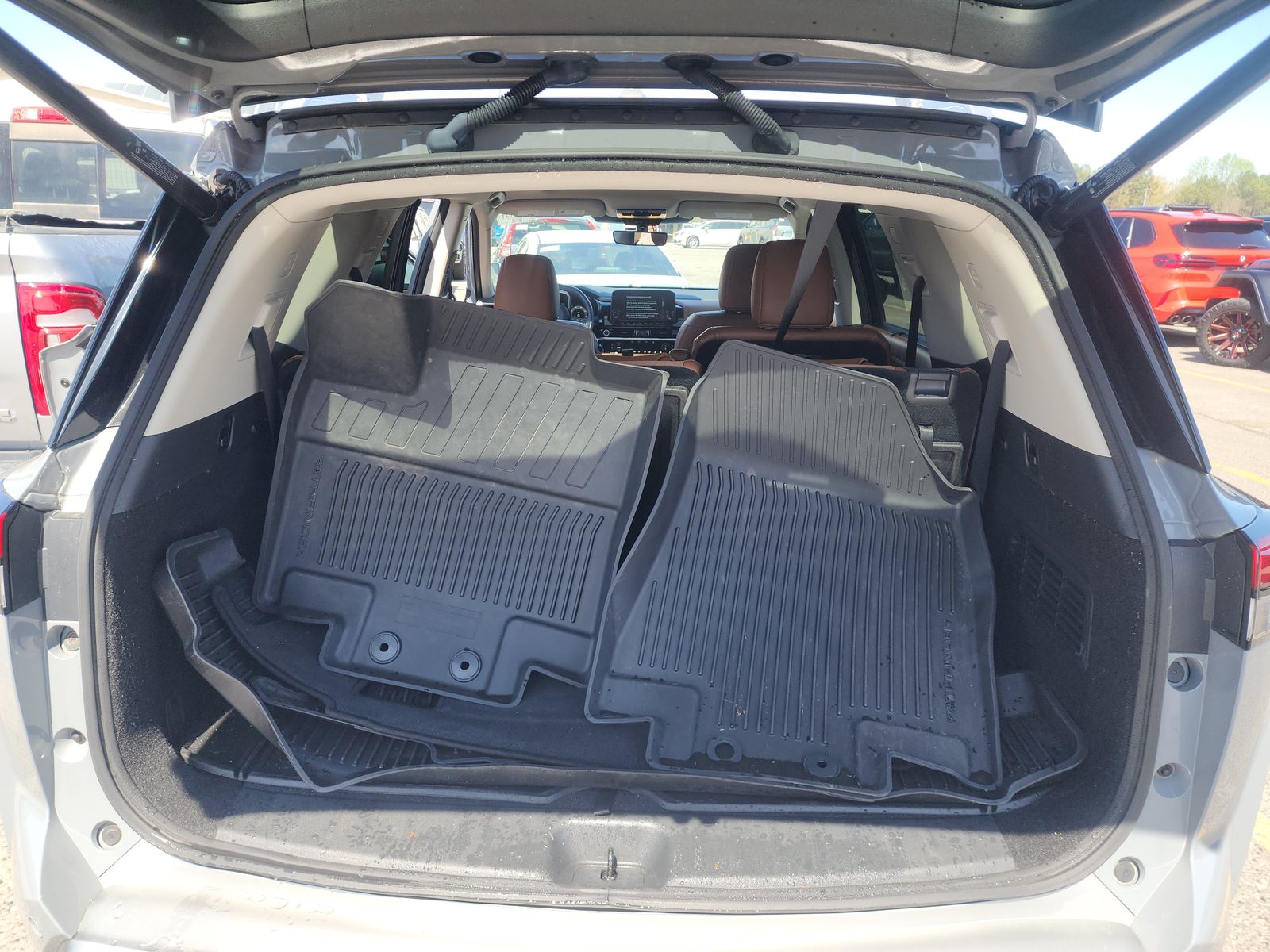 2023 Nissan Pathfinder Platinum AWD