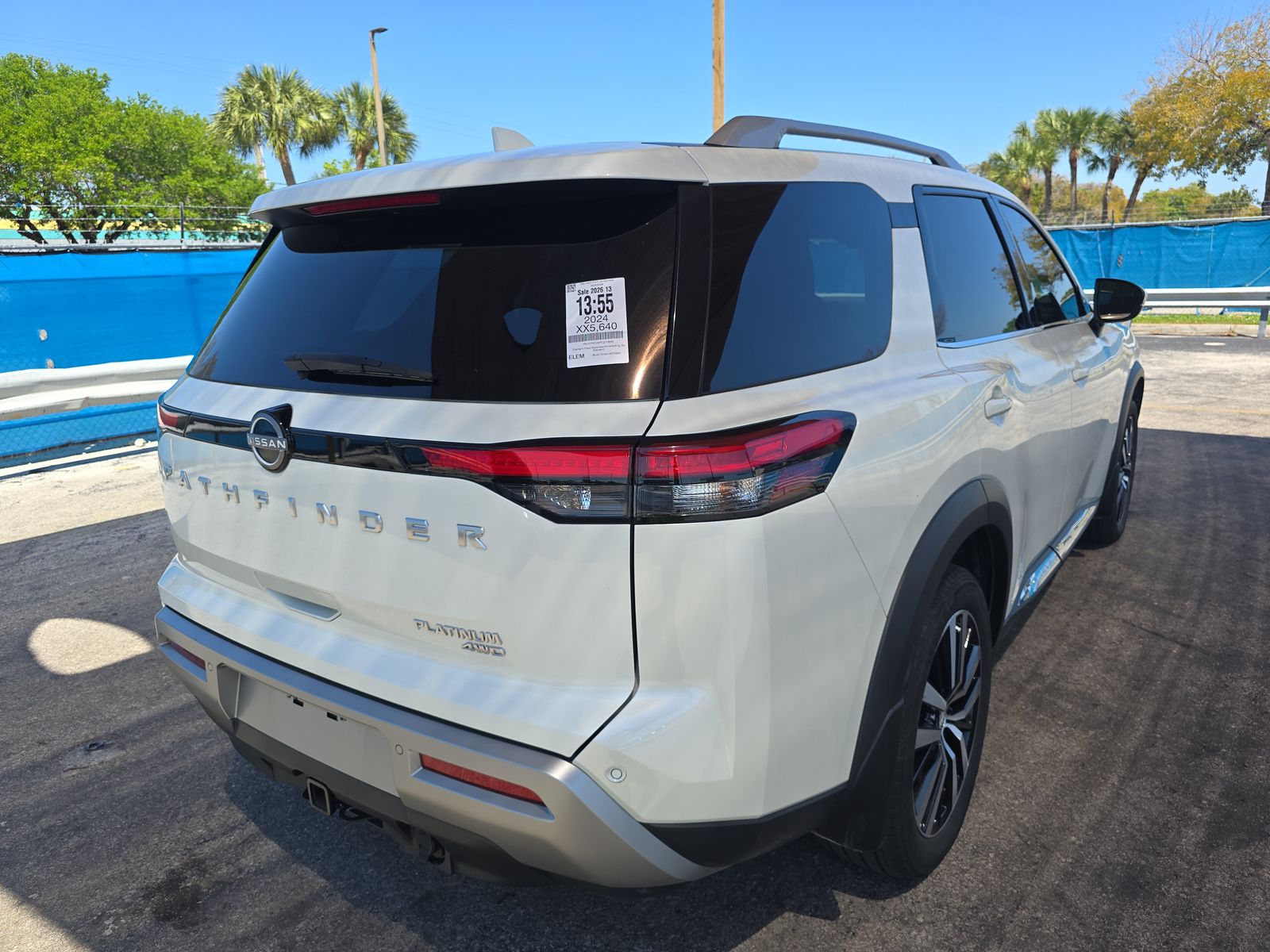 2024 Nissan Pathfinder Platinum AWD