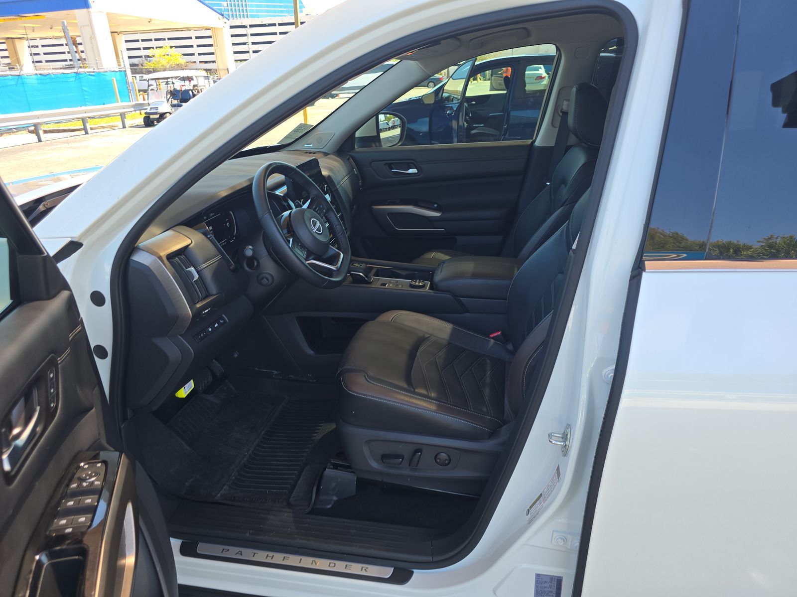 2024 Nissan Pathfinder Platinum AWD