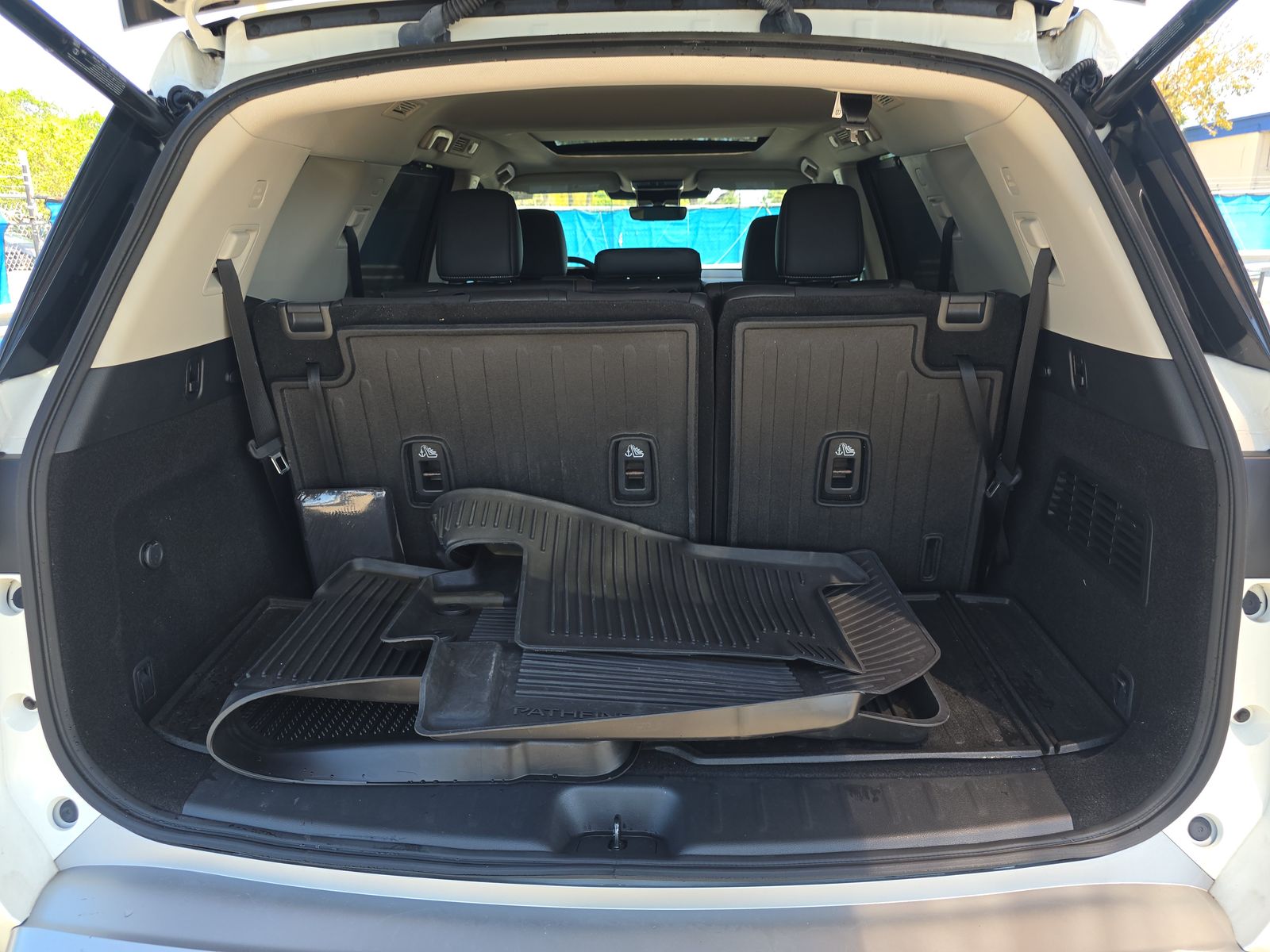 2024 Nissan Pathfinder Platinum AWD